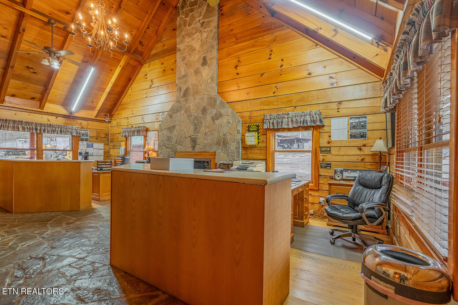 147 R & R Sawmill Road Harriman TN 37748