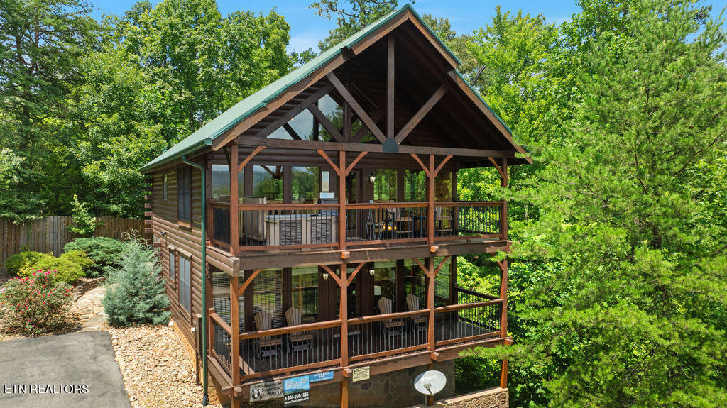 1435 Zachary Thomas Lane Sevierville TN 37876