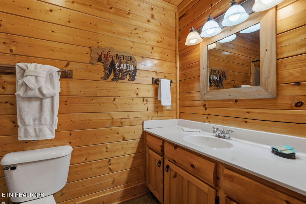 1435 Zachary Thomas Lane Sevierville TN 37876