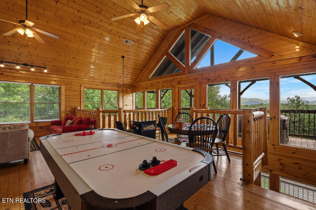 1435 Zachary Thomas Lane Sevierville TN 37876