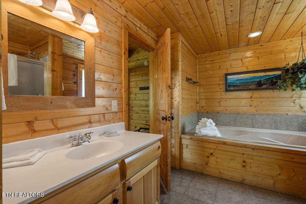 1435 Zachary Thomas Lane Sevierville TN 37876