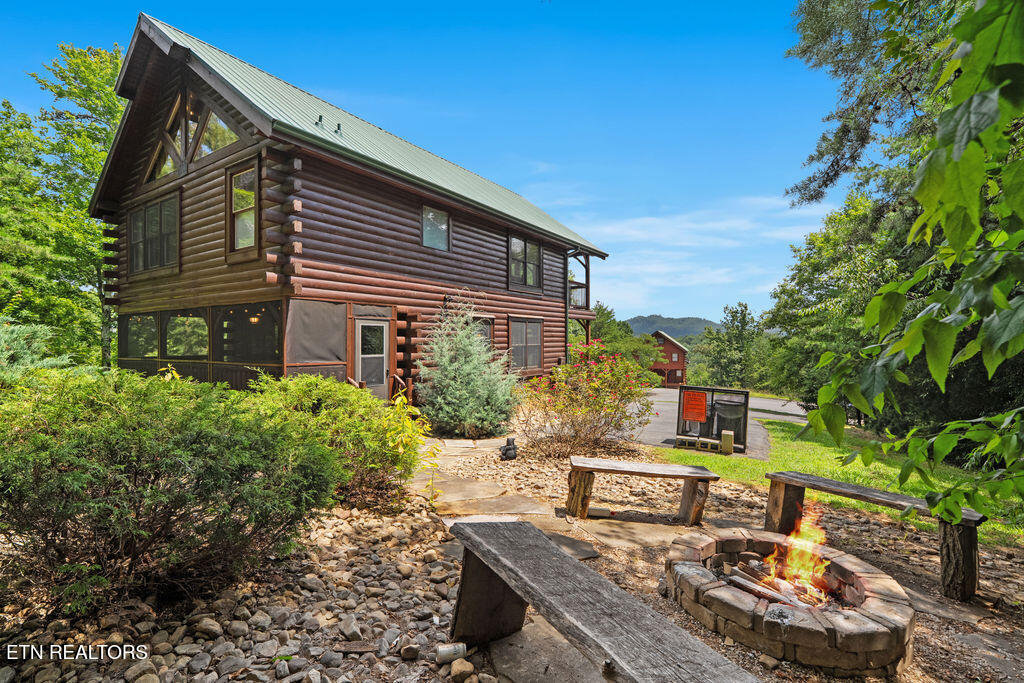1435 Zachary Thomas Lane Sevierville TN 37876