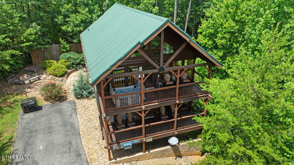 1435 Zachary Thomas Lane Sevierville TN 37876