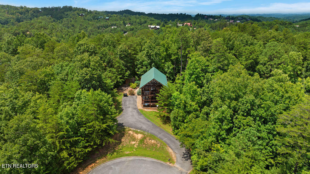 1435 Zachary Thomas Lane Sevierville TN 37876