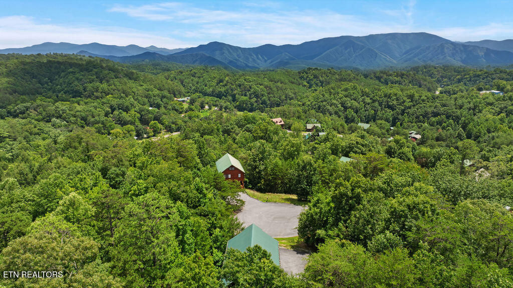 1435 Zachary Thomas Lane Sevierville TN 37876