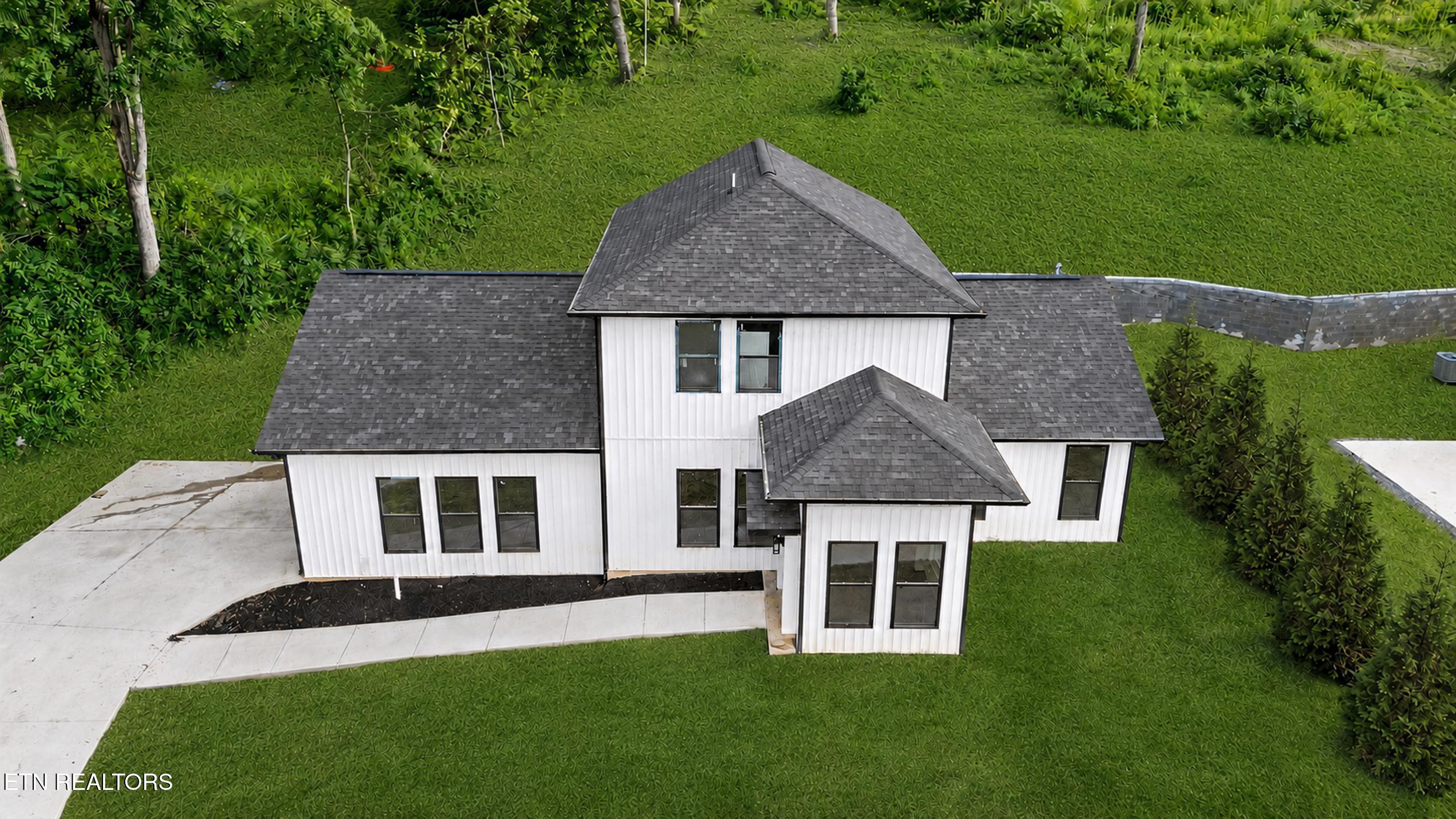 1045 N Gay Street Dandridge TN 37725