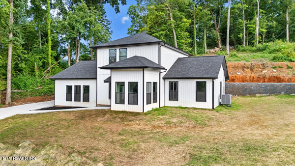 1045 N Gay Street Dandridge TN 37725