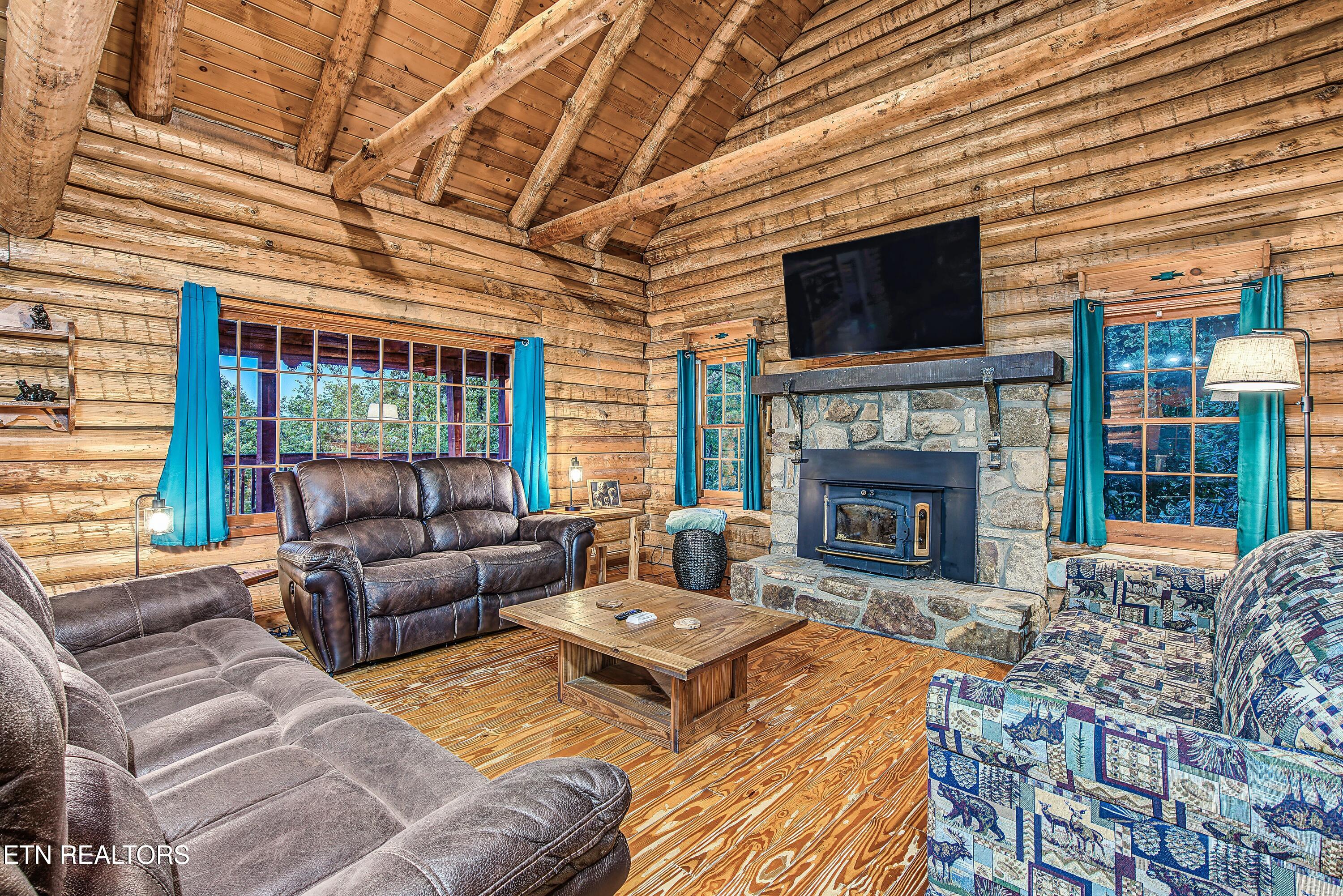 1008 E Foothills Drive Gatlinburg TN 37738