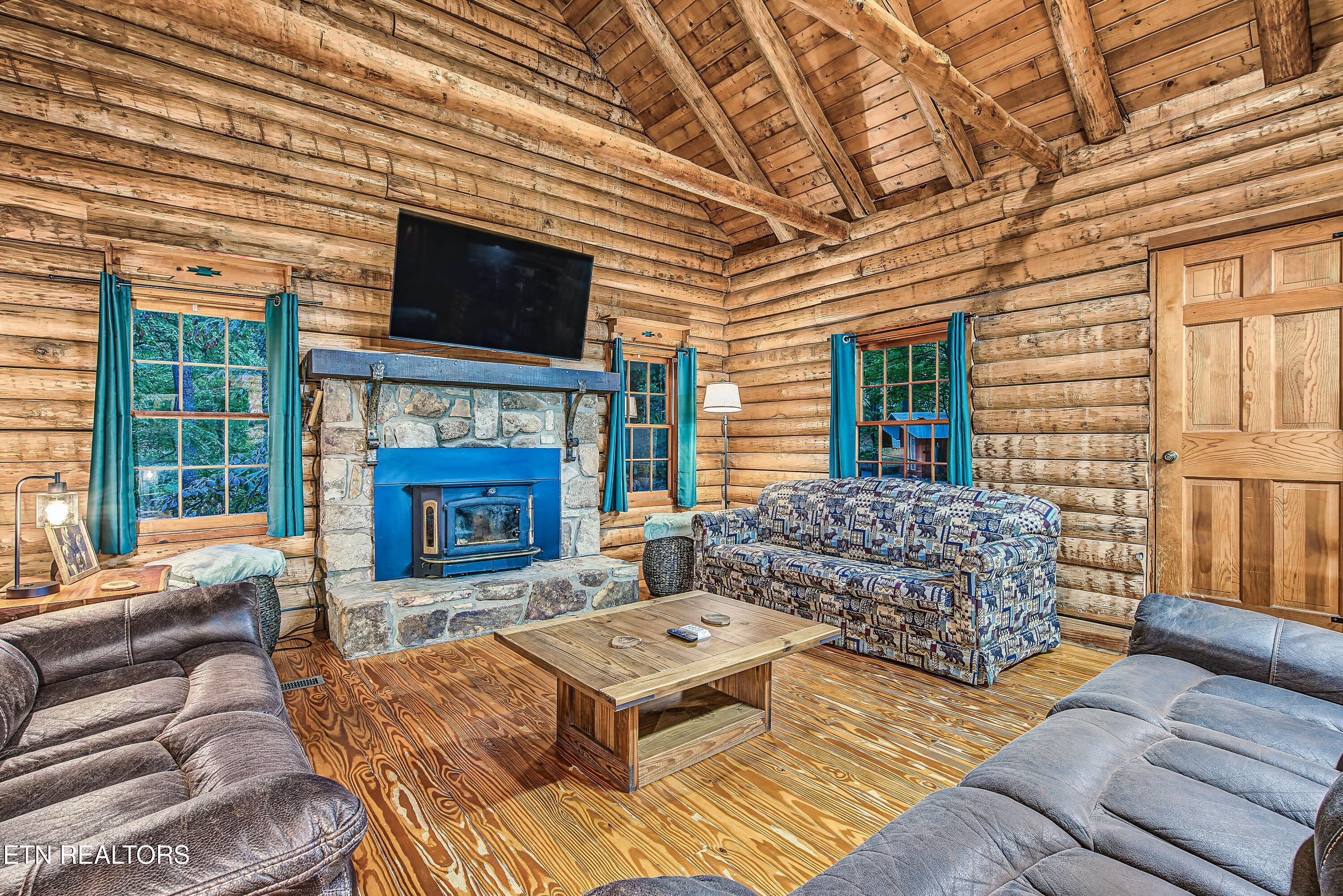 1008 E Foothills Drive Gatlinburg TN 37738
