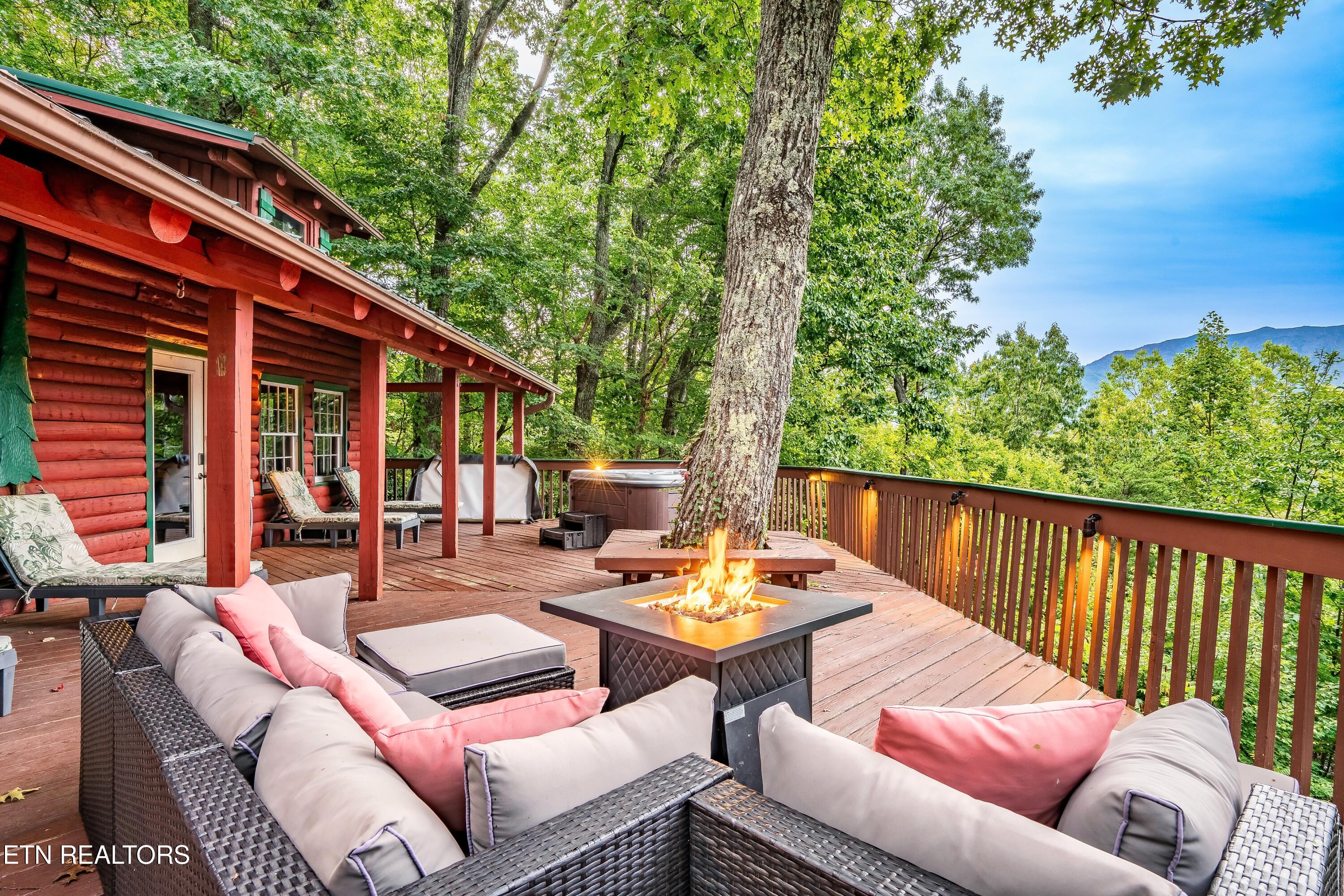 1008 E Foothills Drive Gatlinburg TN 37738