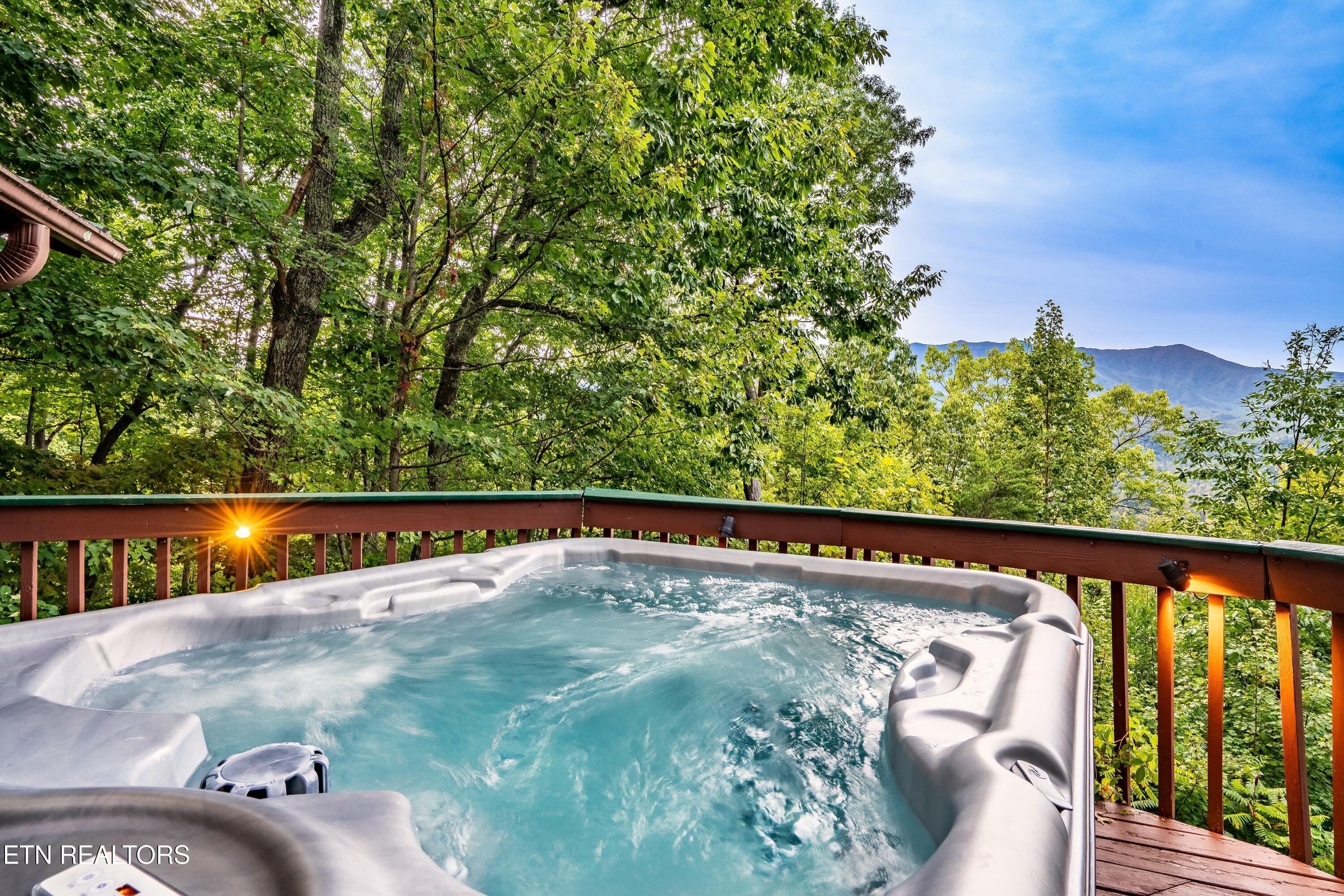 1008 E Foothills Drive Gatlinburg TN 37738