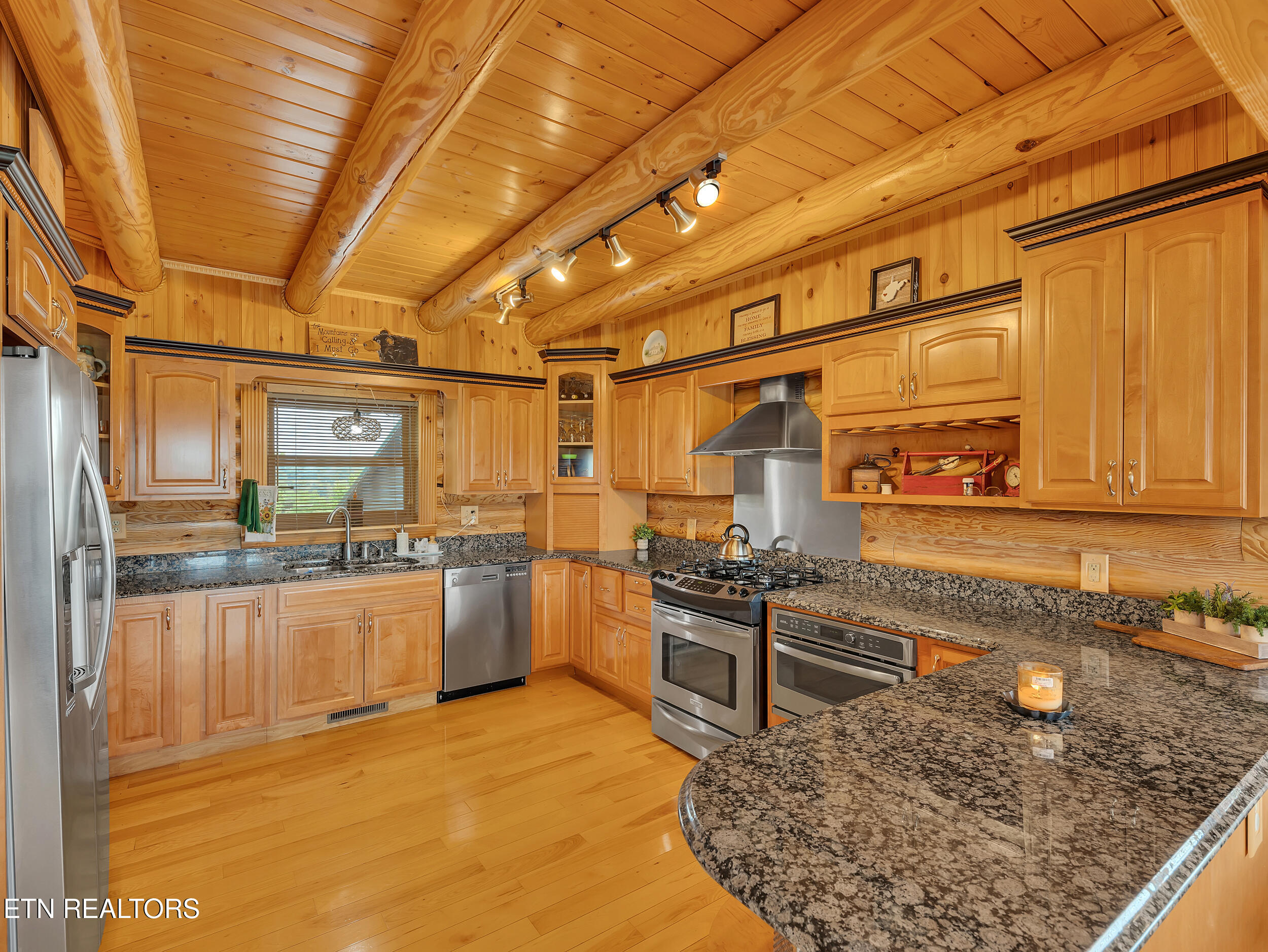 838 Pinnacle Drive Dandridge TN 37725