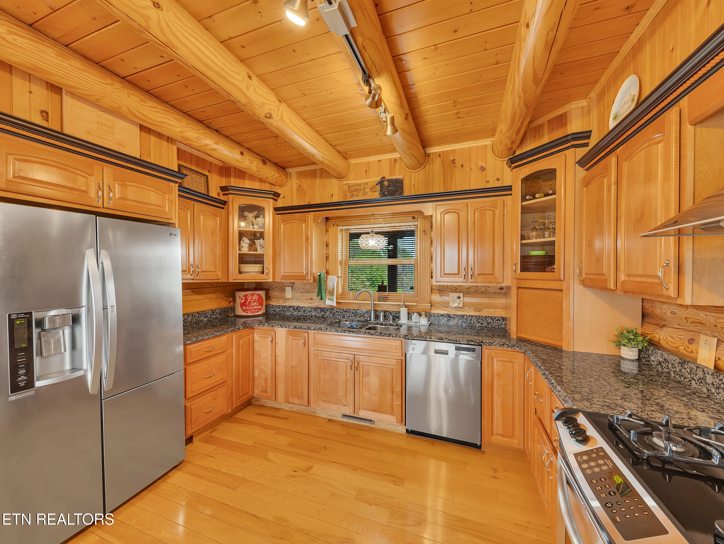838 Pinnacle Drive Dandridge TN 37725