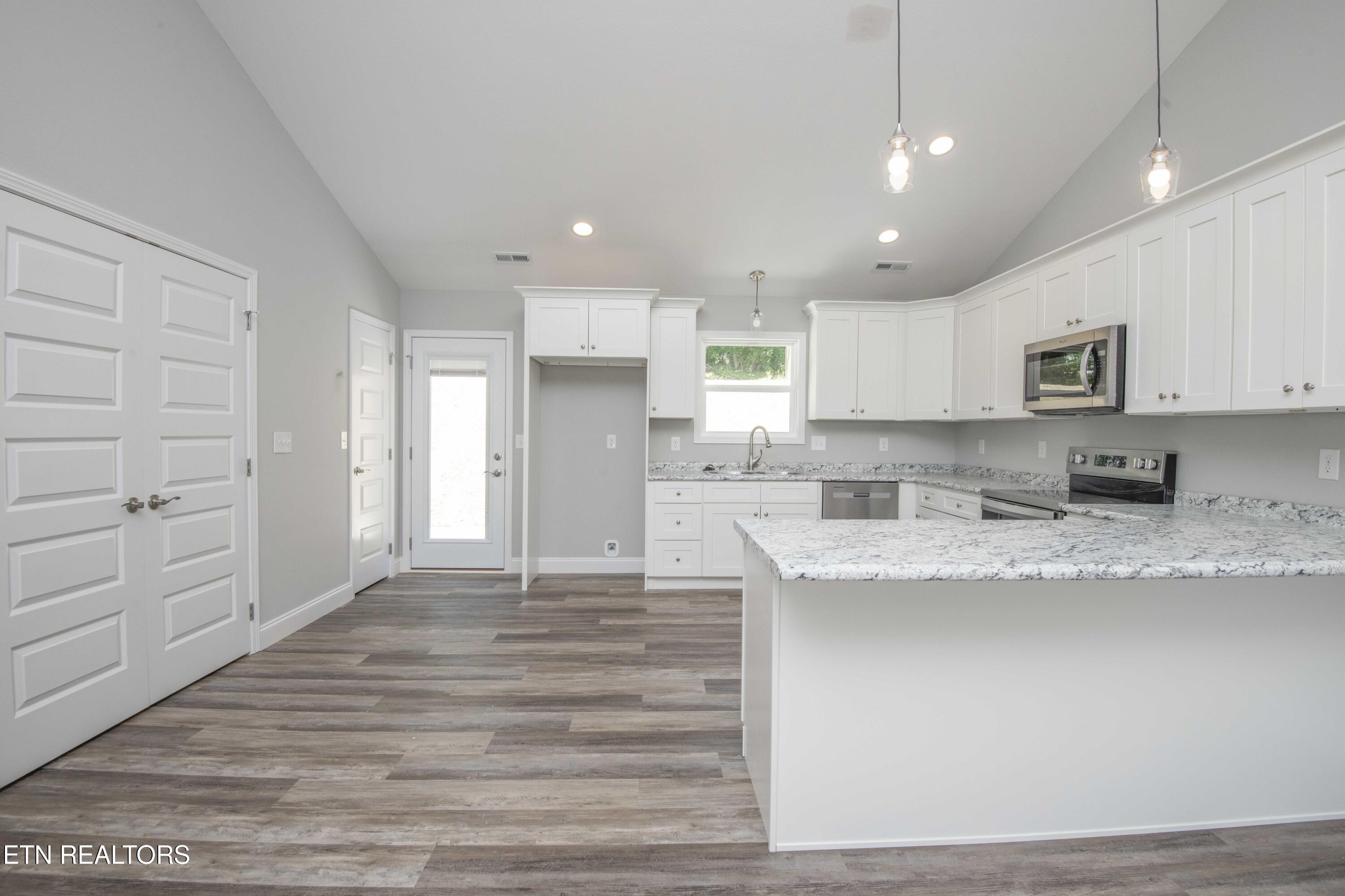 912 Mcadoo Street Clinton TN 37716