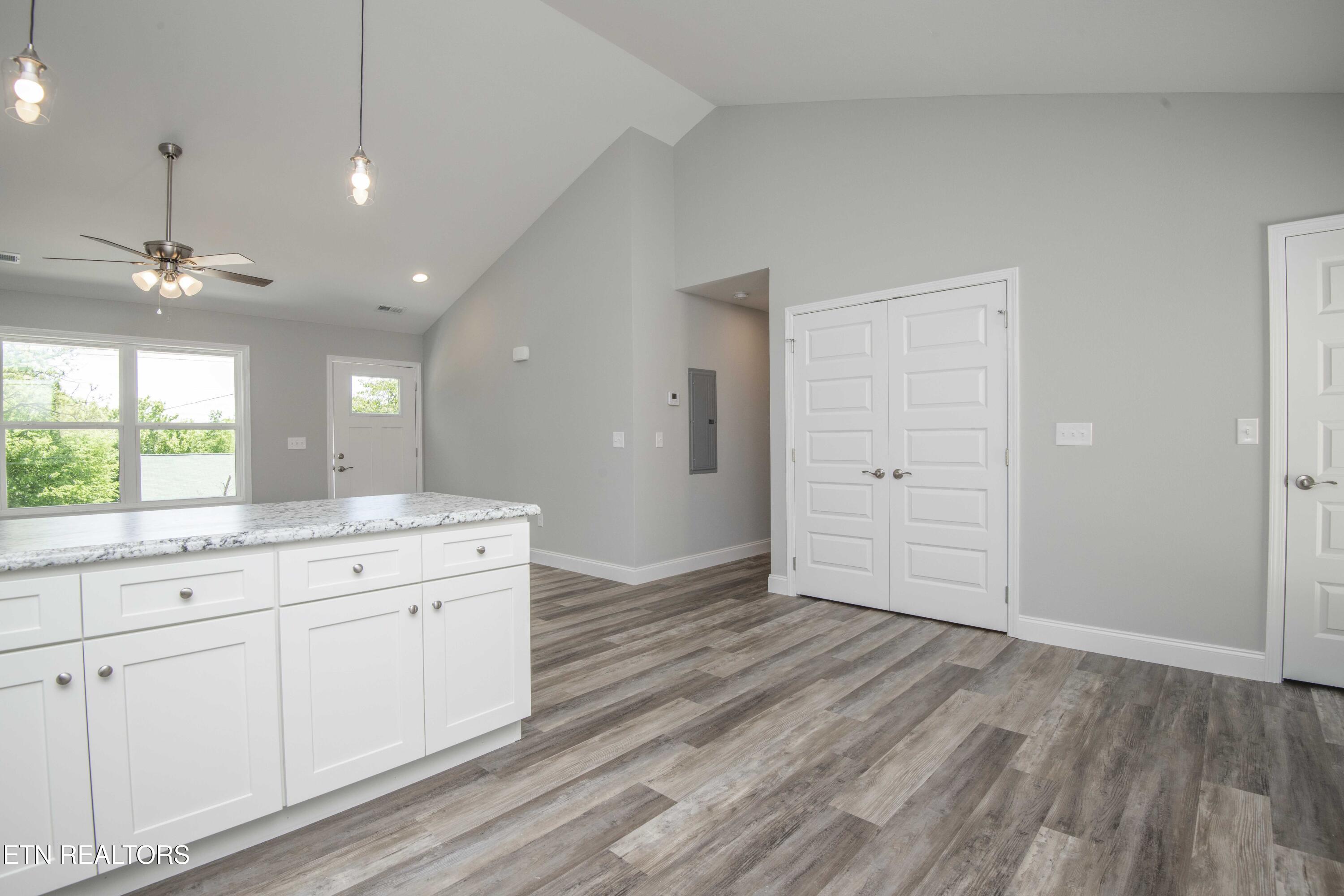 912 Mcadoo Street Clinton TN 37716