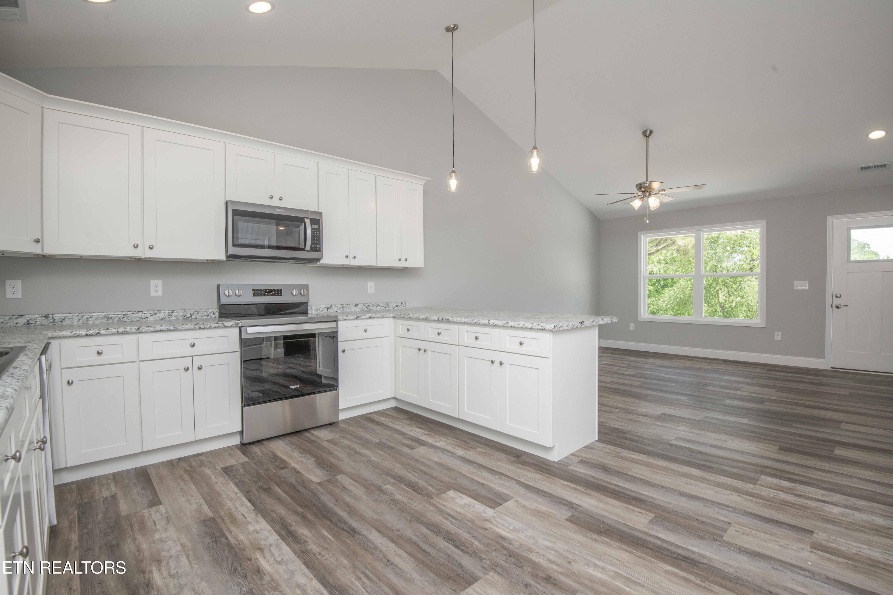 912 Mcadoo Street Clinton TN 37716