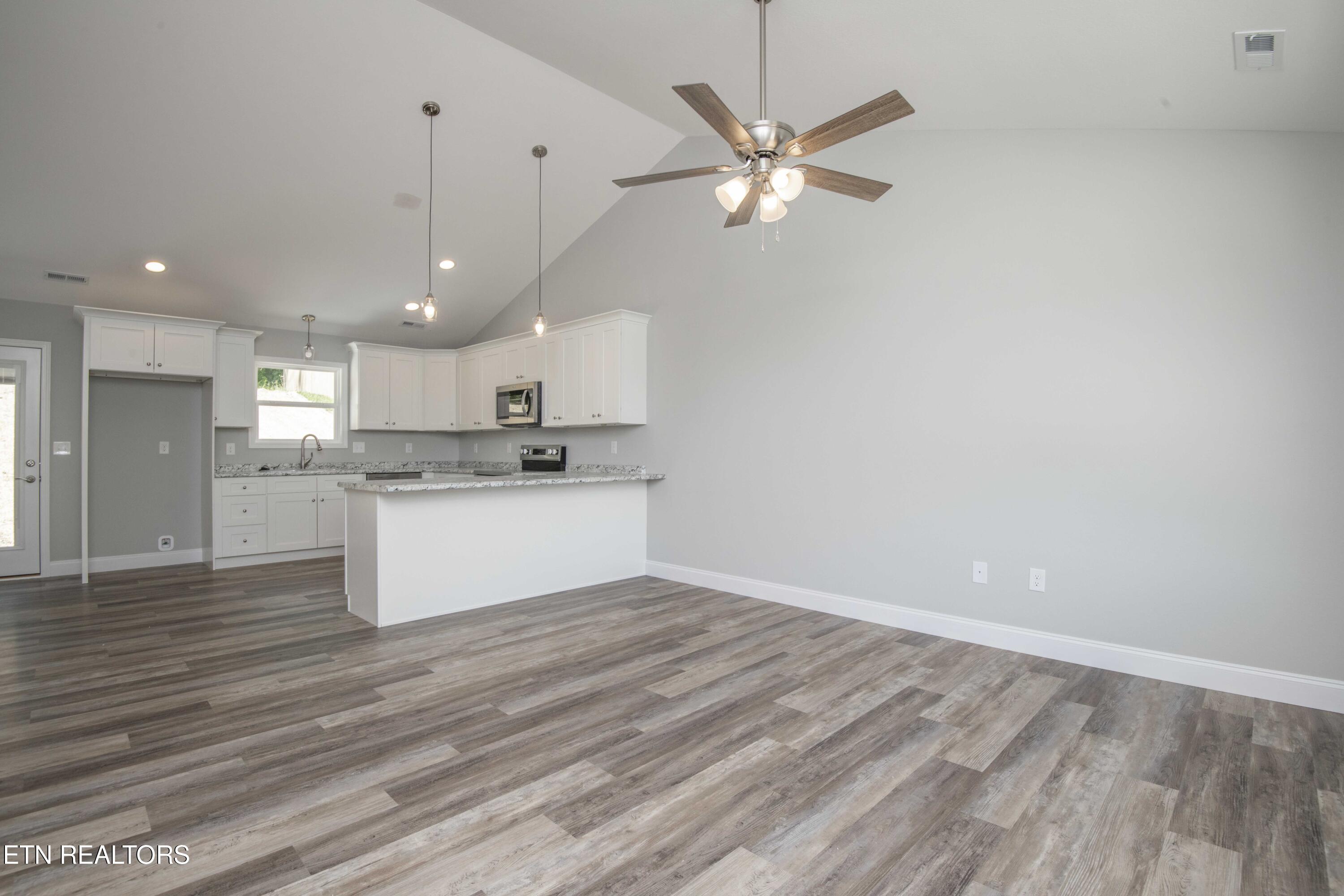 912 Mcadoo Street Clinton TN 37716