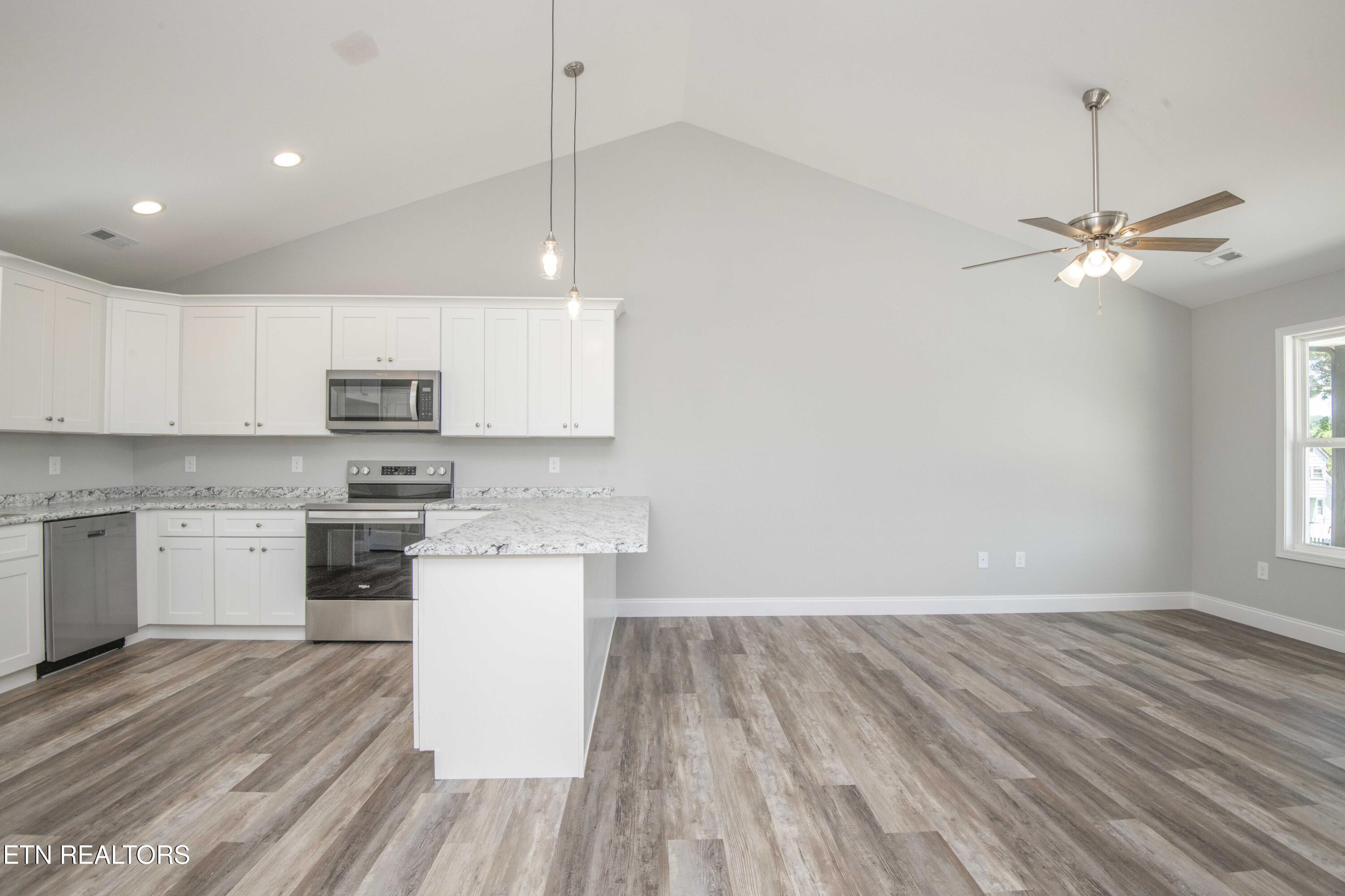 912 Mcadoo Street Clinton TN 37716