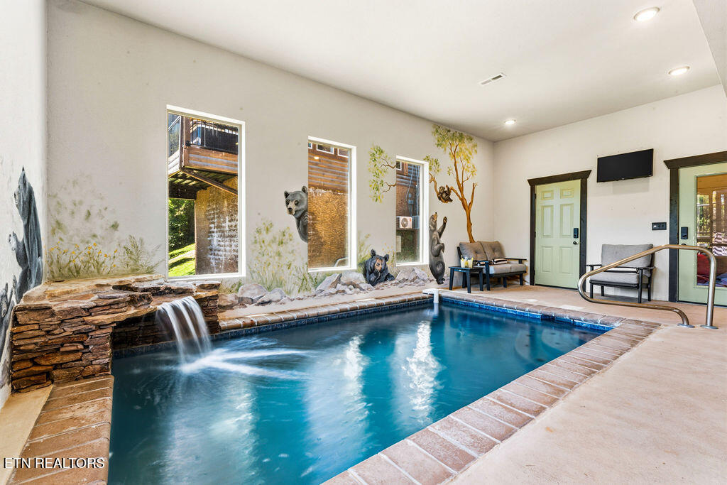3033 Ridge Top Resort Way Pigeon Forge TN 37863