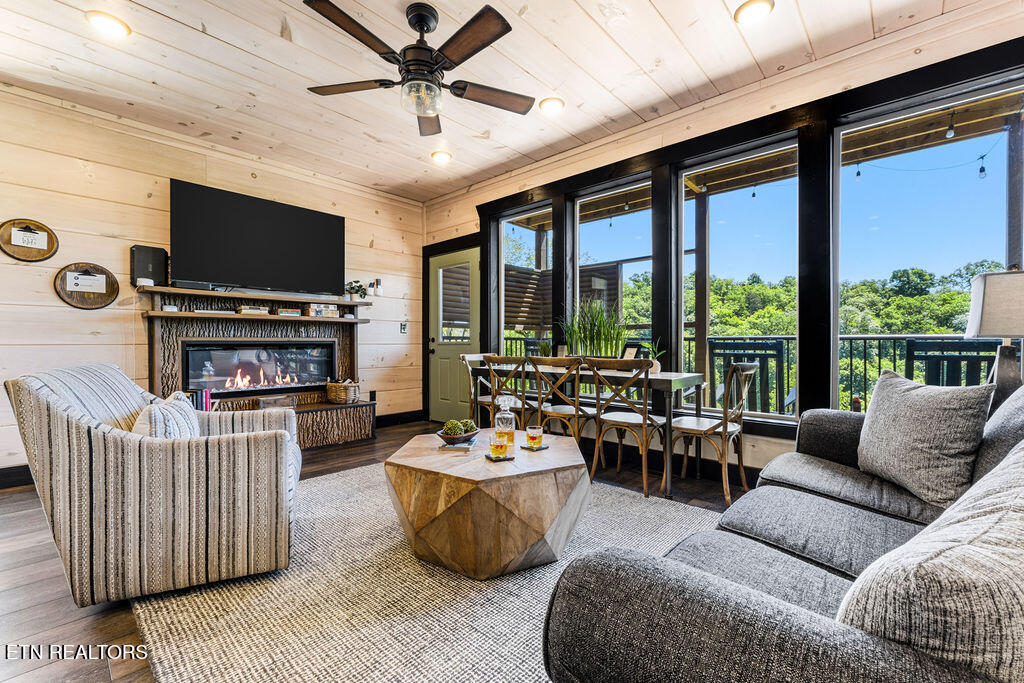 3033 Ridge Top Resort Way Pigeon Forge TN 37863