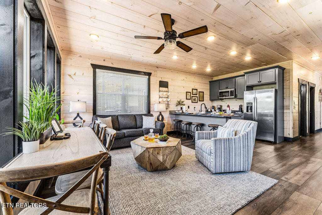 3033 Ridge Top Resort Way Pigeon Forge TN 37863