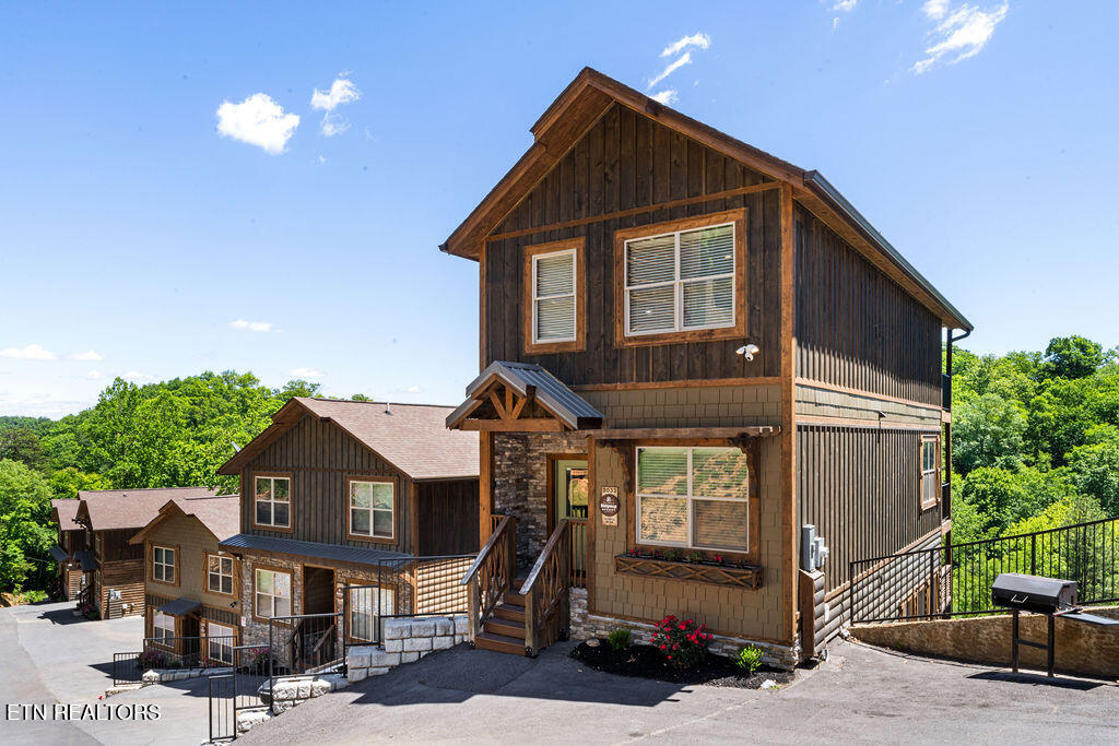 3033 Ridge Top Resort Way Pigeon Forge TN 37863
