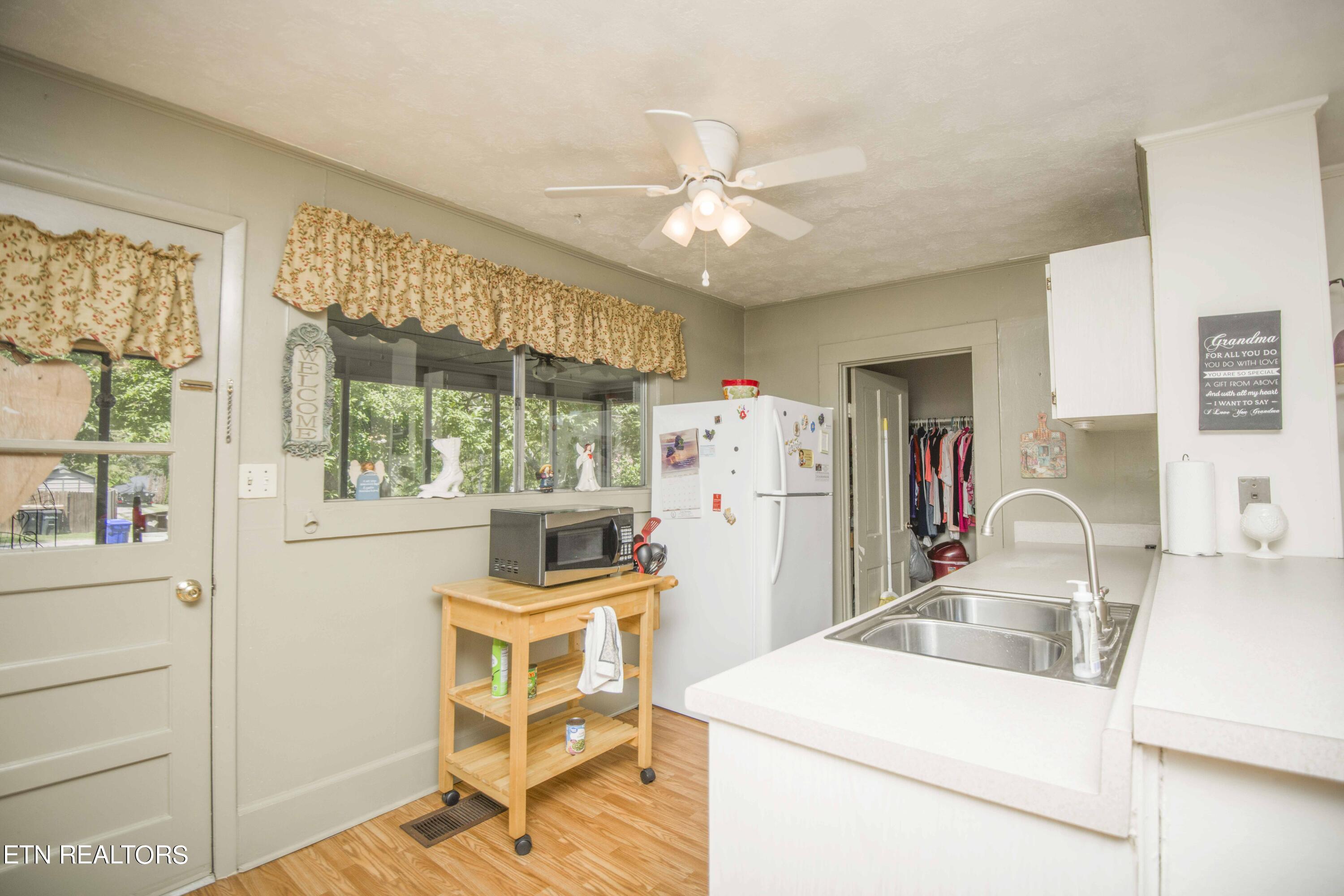 321 S Ridge Avenue Rockwood TN 37854