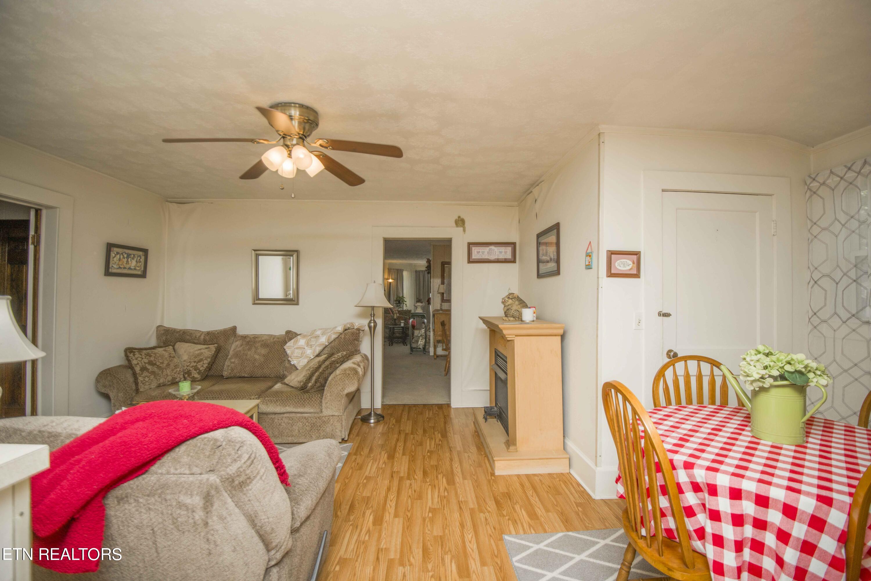 321 S Ridge Avenue Rockwood TN 37854