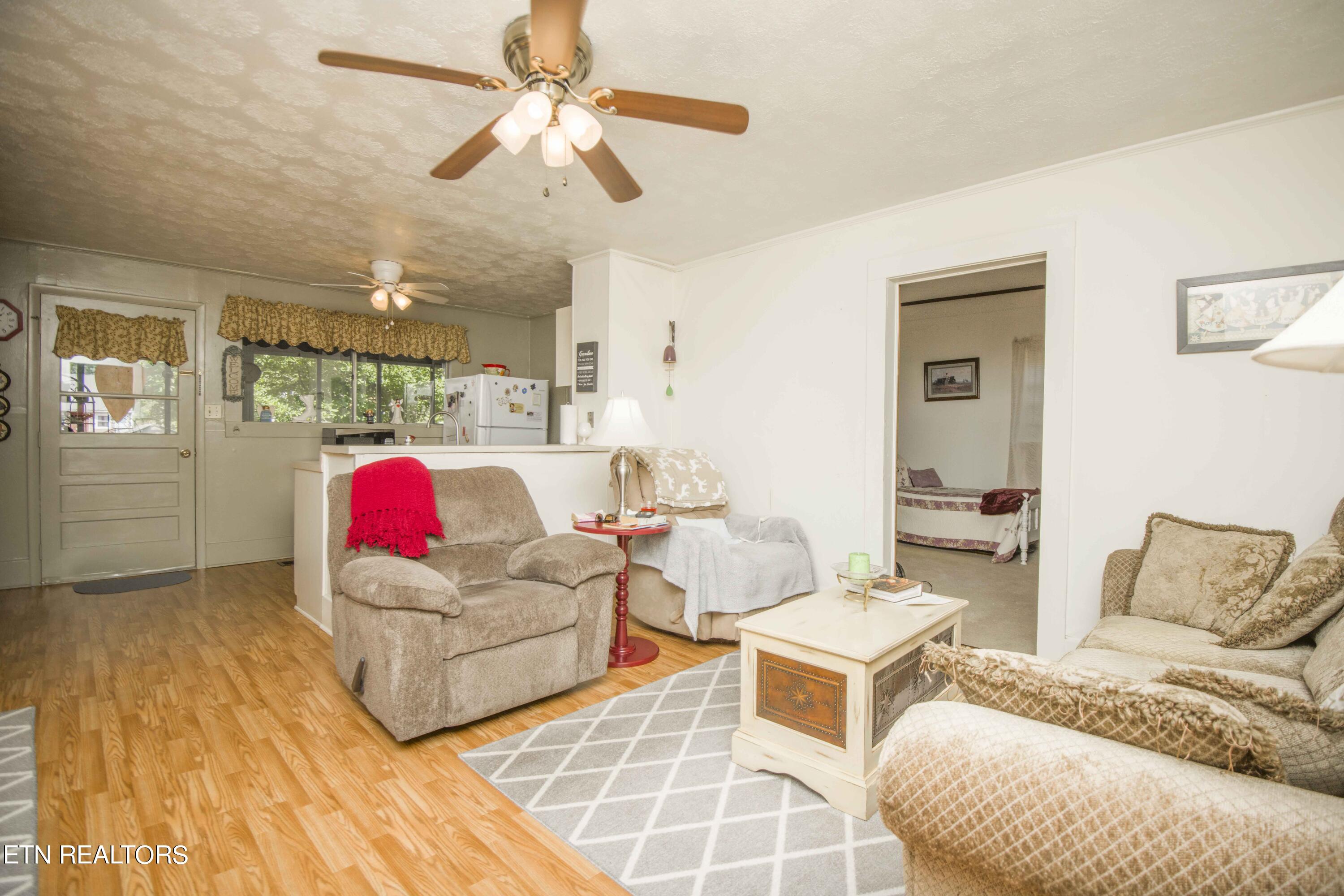 321 S Ridge Avenue Rockwood TN 37854