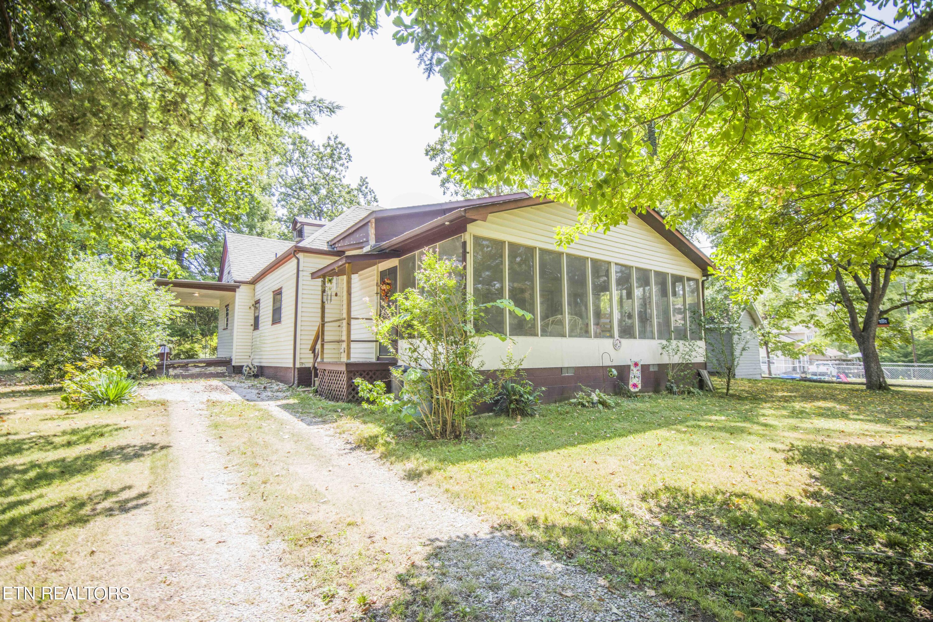 321 S Ridge Avenue Rockwood TN 37854