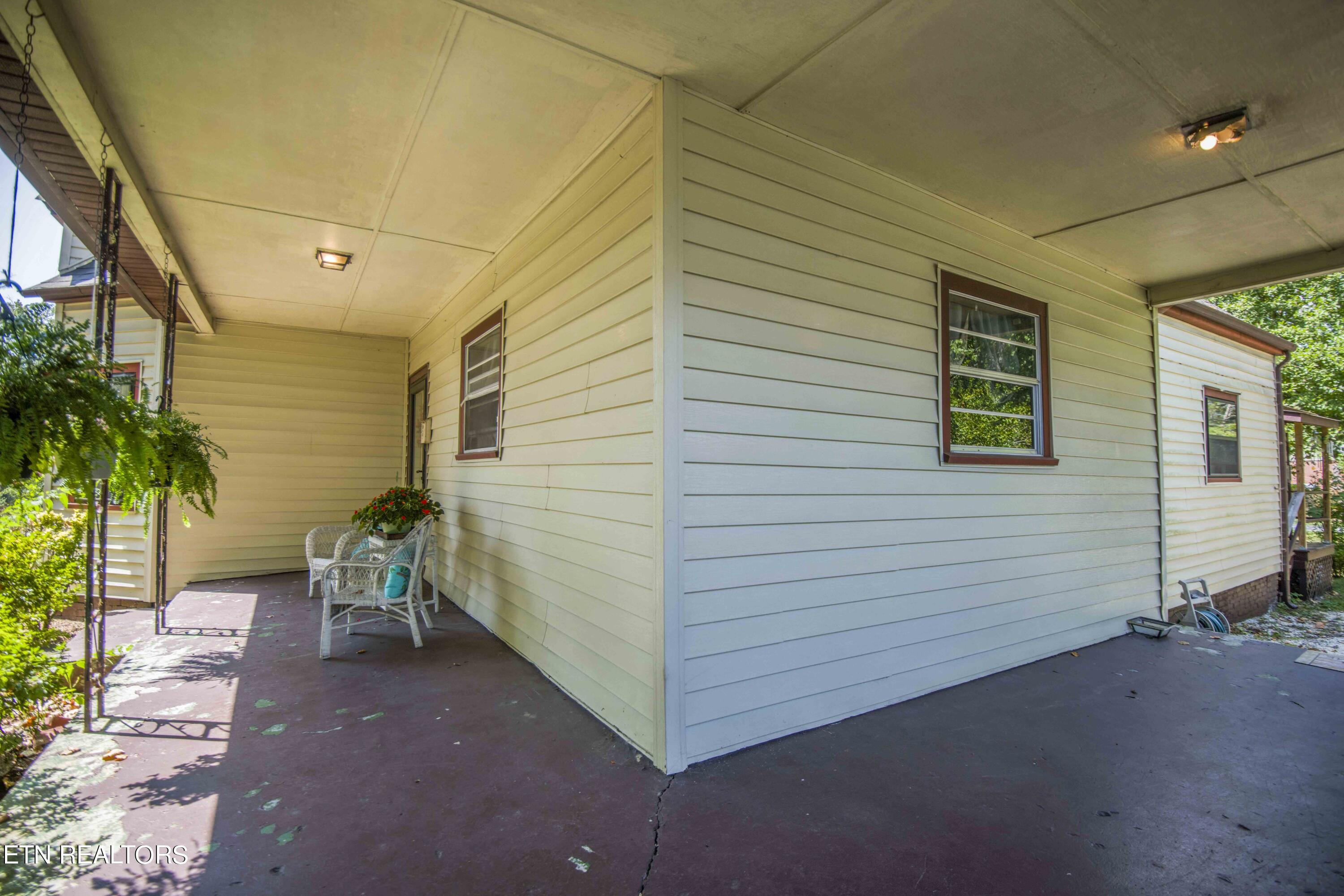321 S Ridge Avenue Rockwood TN 37854