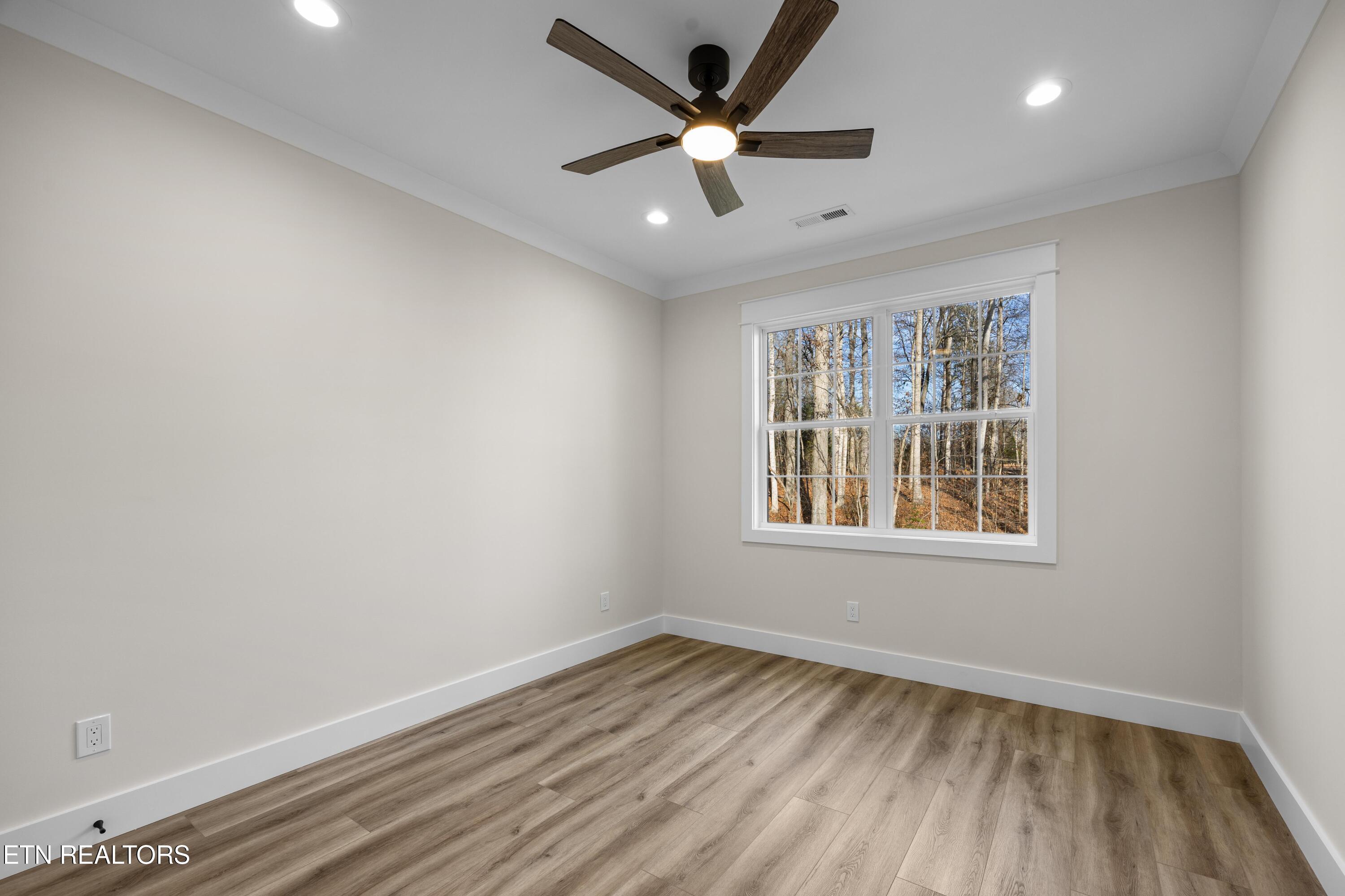 100 Tigitsi Lane Loudon TN 37774