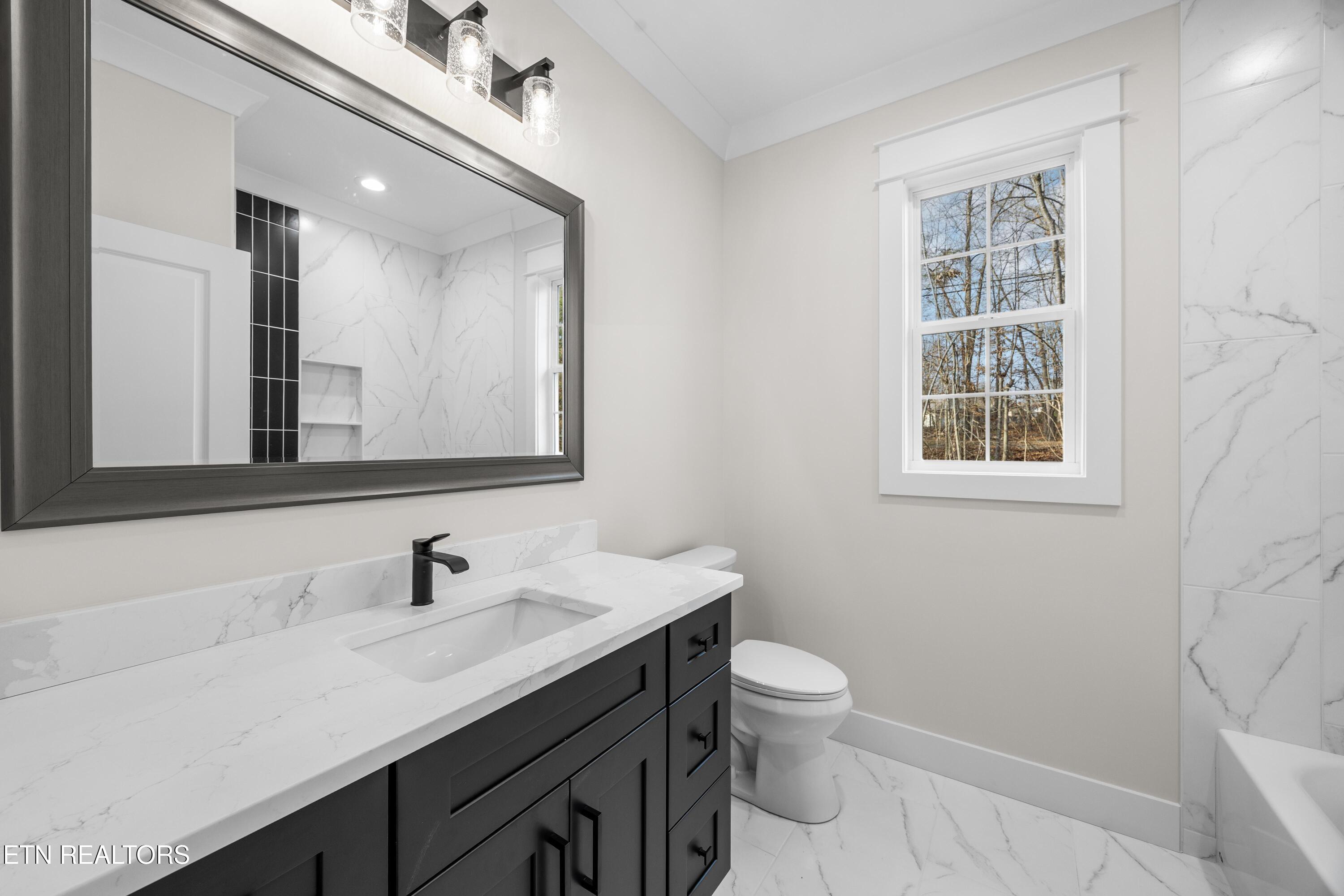 100 Tigitsi Lane Loudon TN 37774