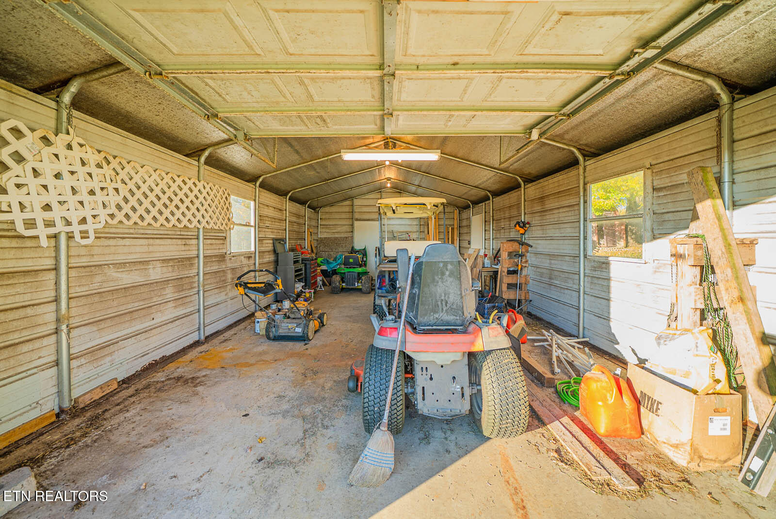 2633 Claysville Road Crossville TN 38571