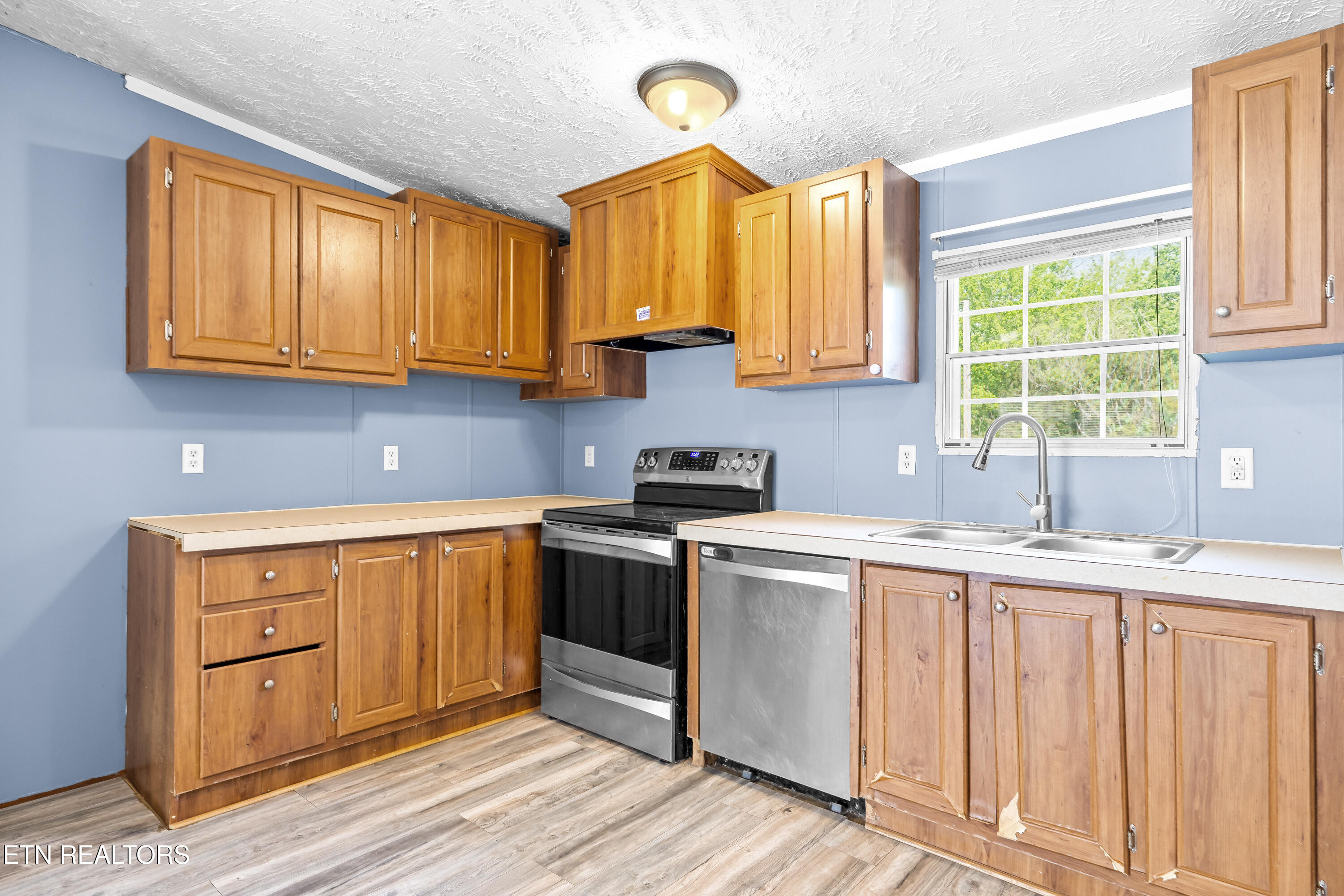 1002 Doll Avenue Maryville TN 37801