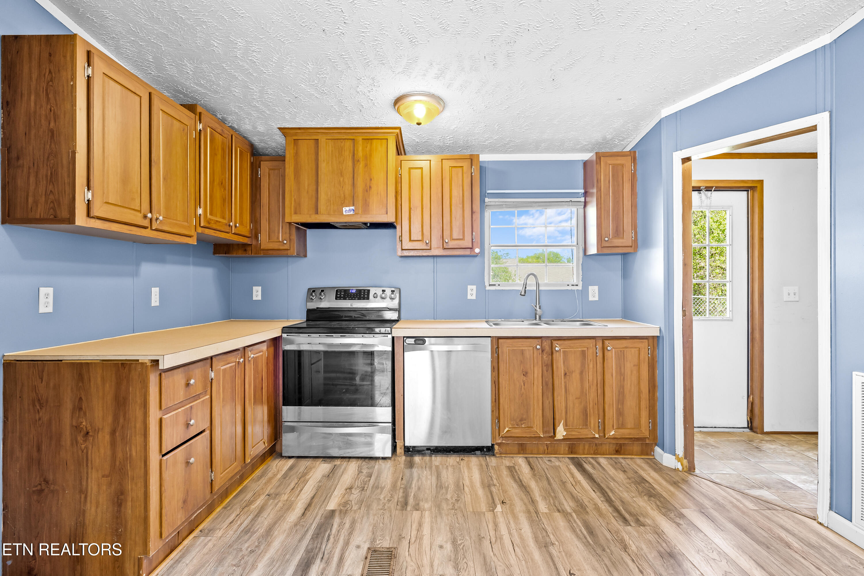 1002 Doll Avenue Maryville TN 37801