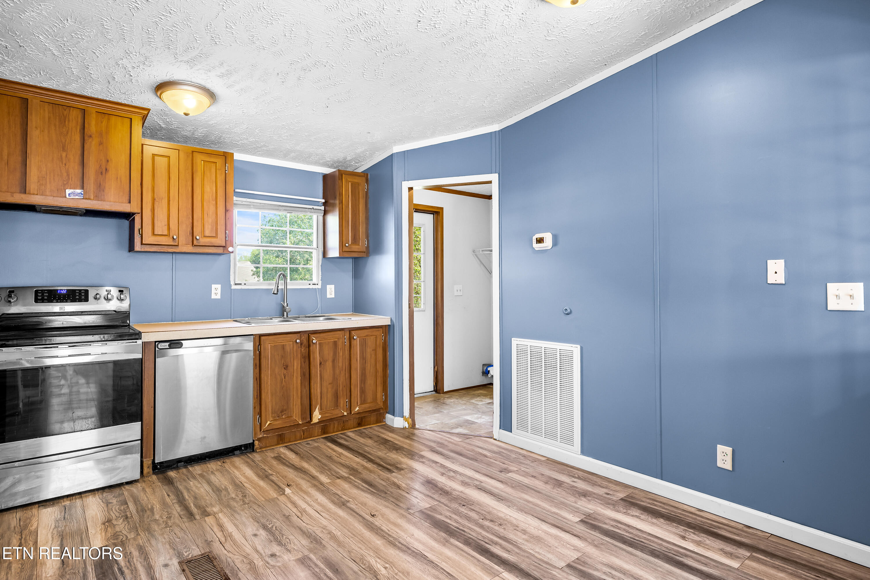 1002 Doll Avenue Maryville TN 37801