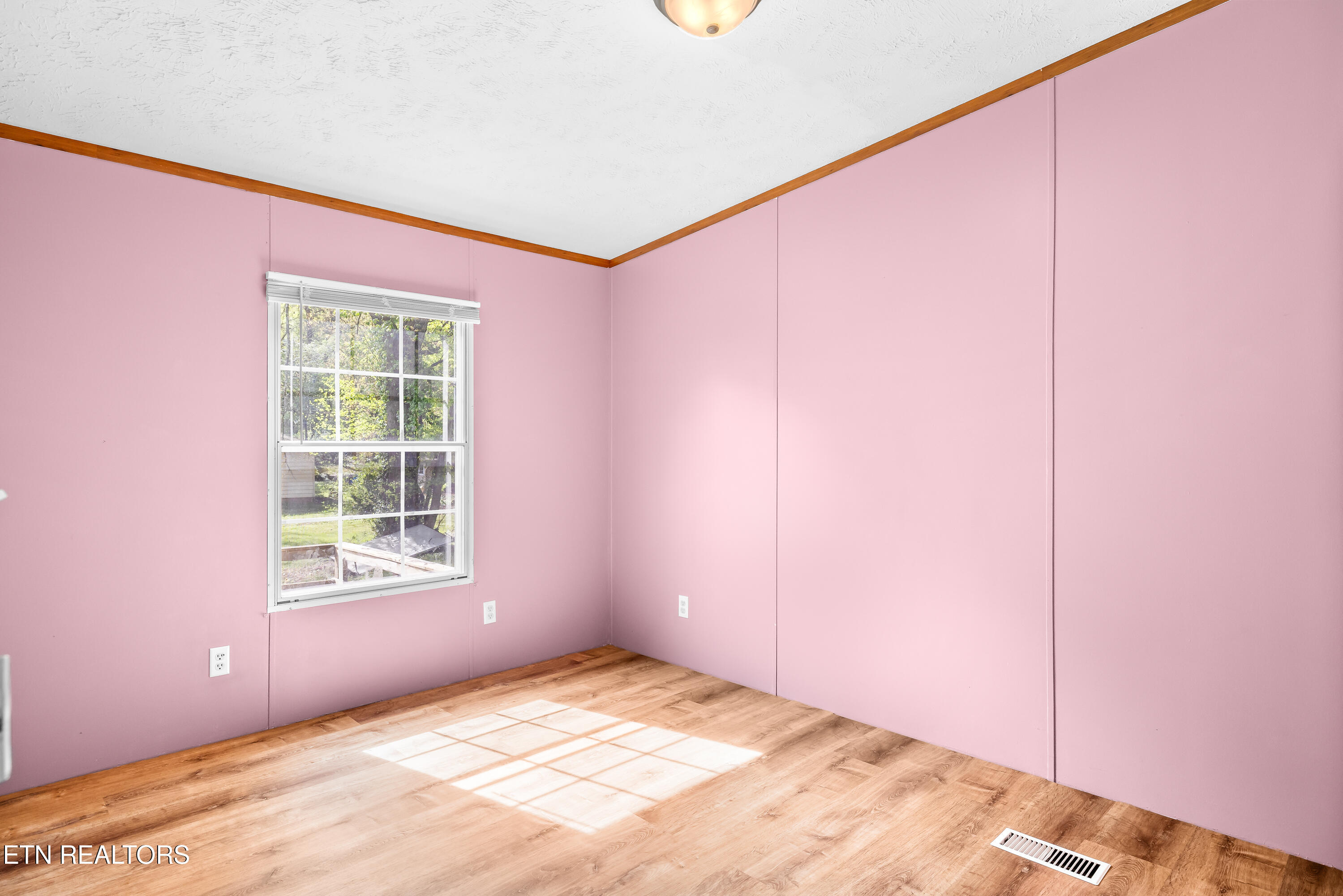 1002 Doll Avenue Maryville TN 37801