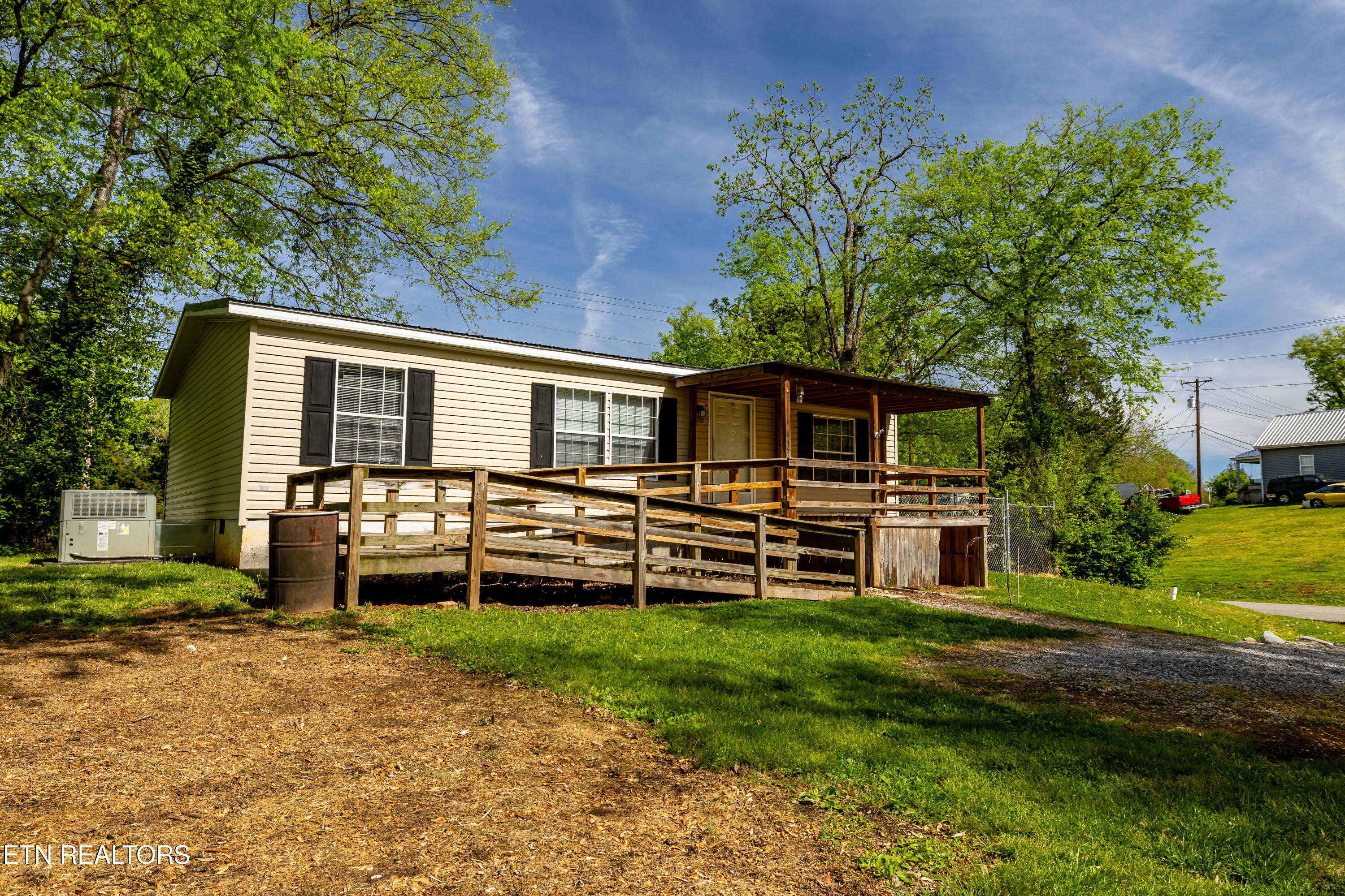1002 Doll Avenue Maryville TN 37801