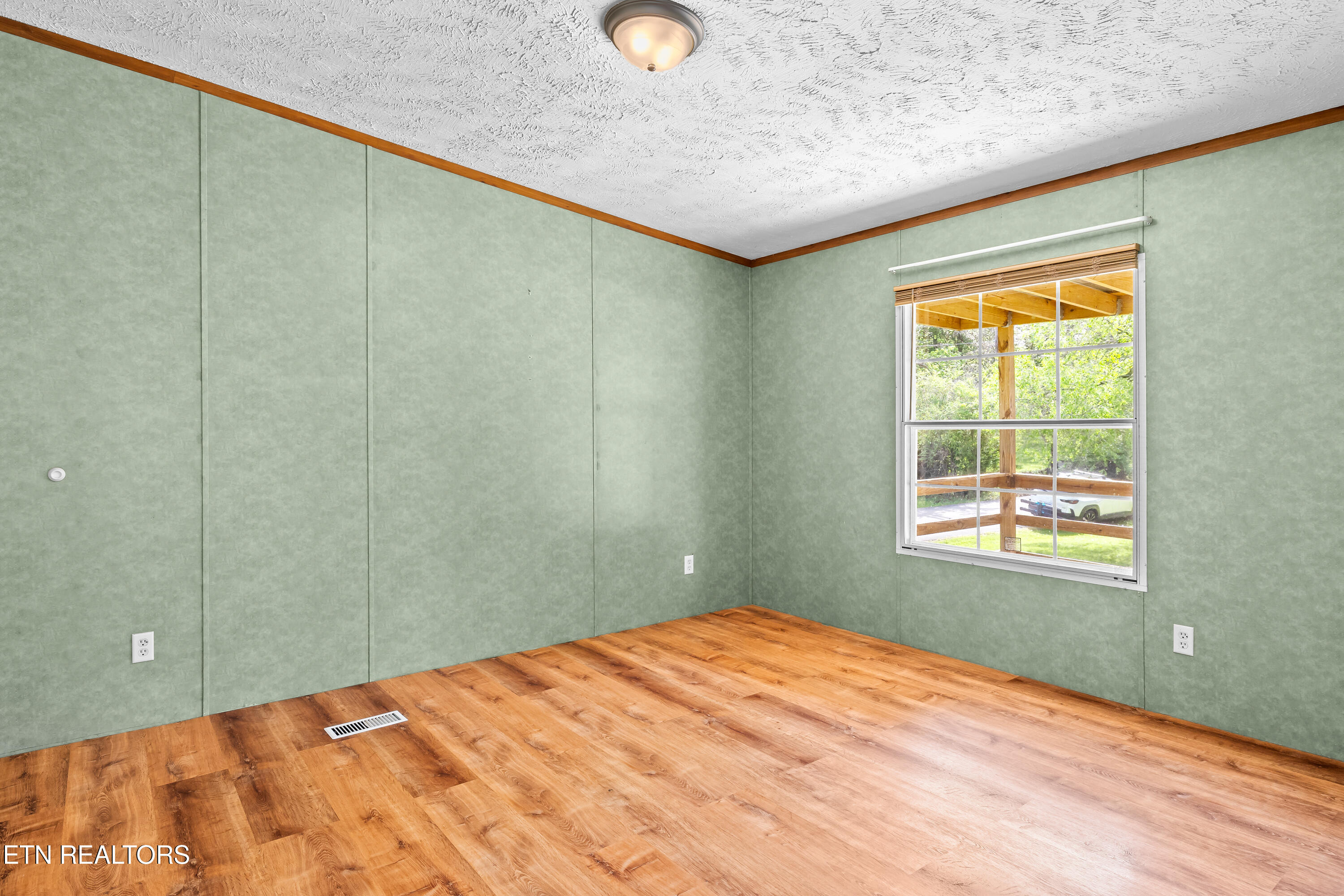 1002 Doll Avenue Maryville TN 37801