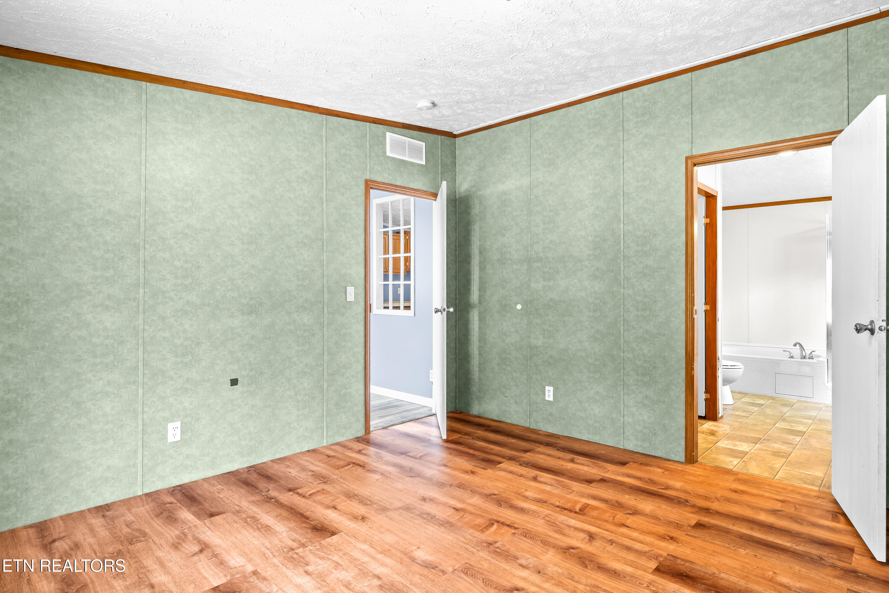 1002 Doll Avenue Maryville TN 37801