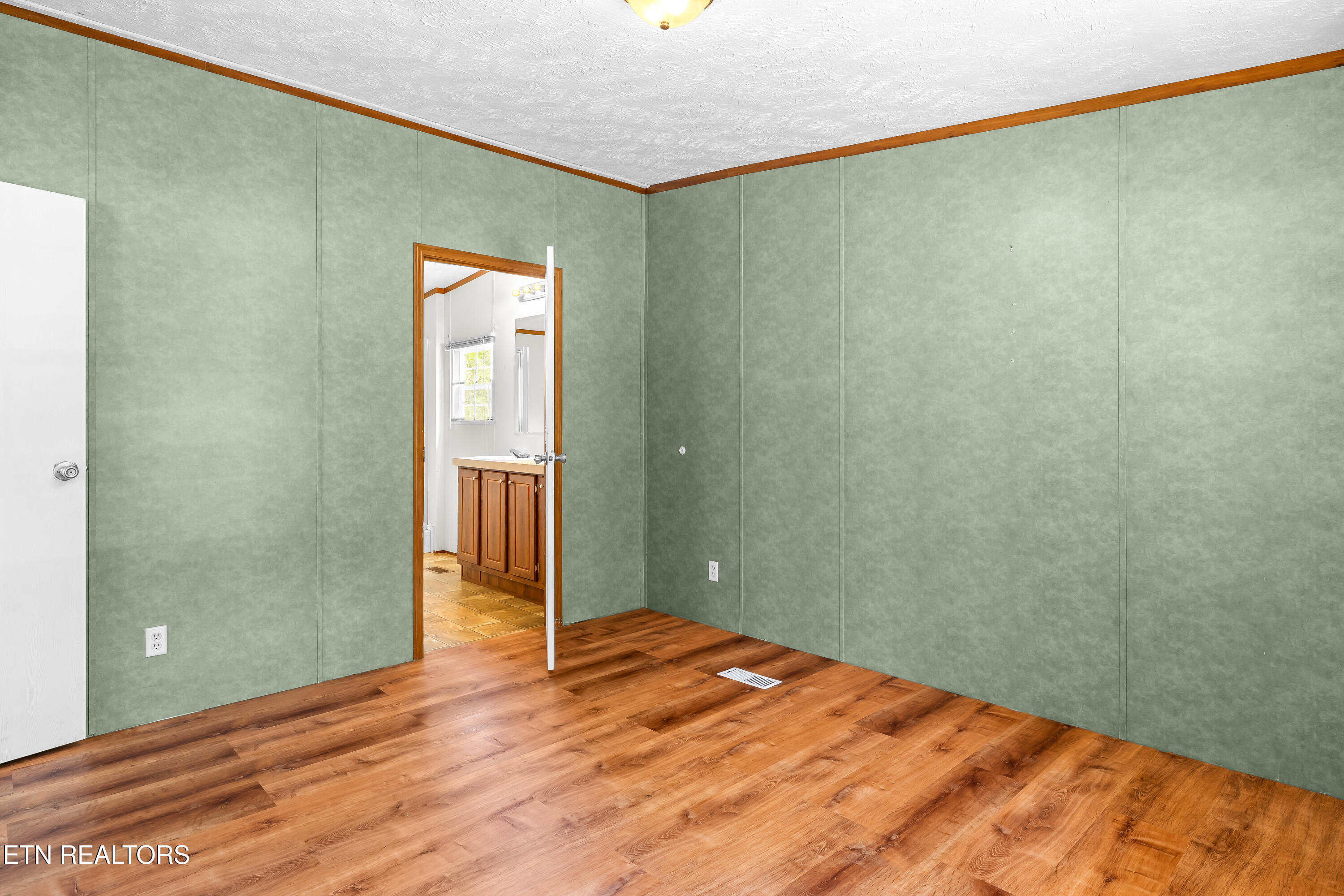 1002 Doll Avenue Maryville TN 37801