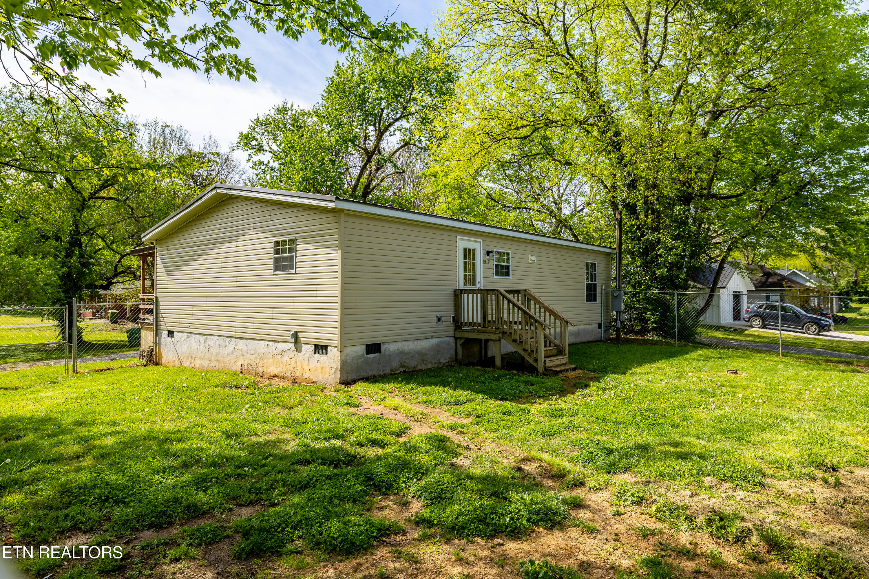 1002 Doll Avenue Maryville TN 37801