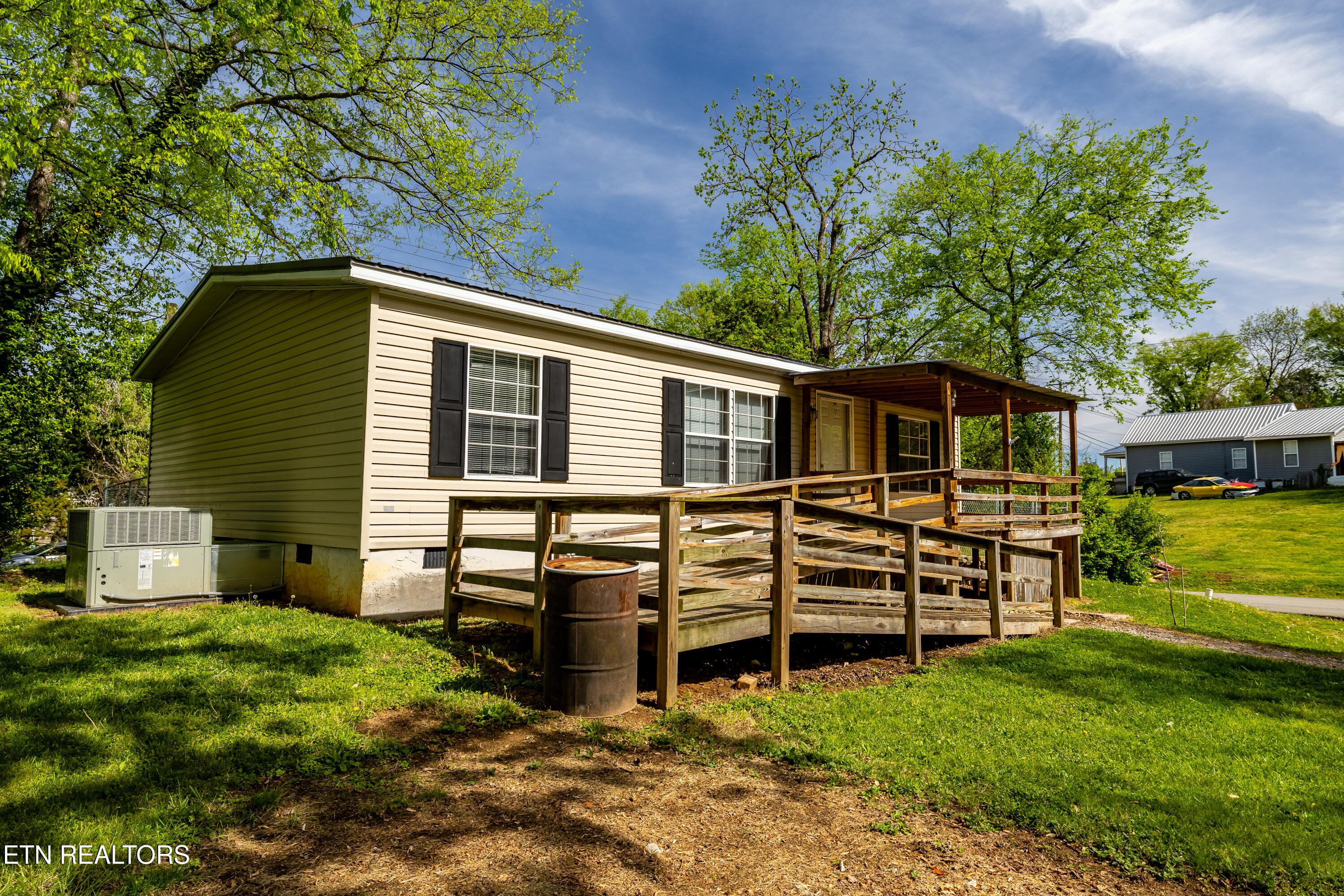 1002 Doll Avenue Maryville TN 37801