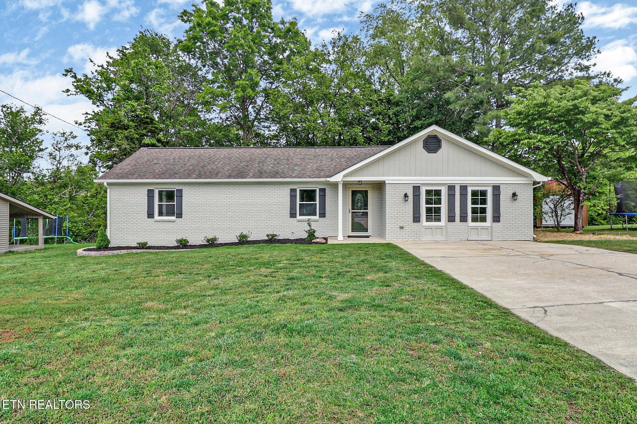 32 Rhododendron Circle Crossville TN 38555
