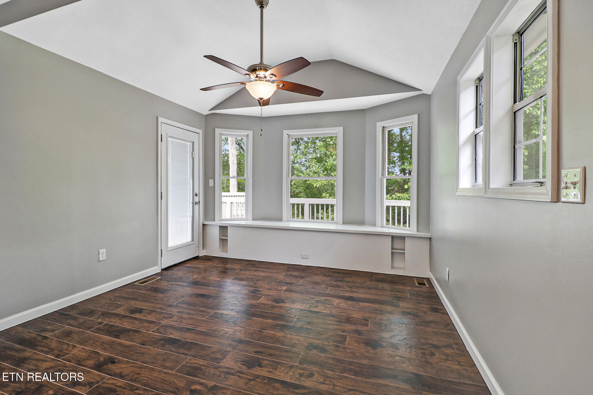 32 Rhododendron Circle Crossville TN 38555