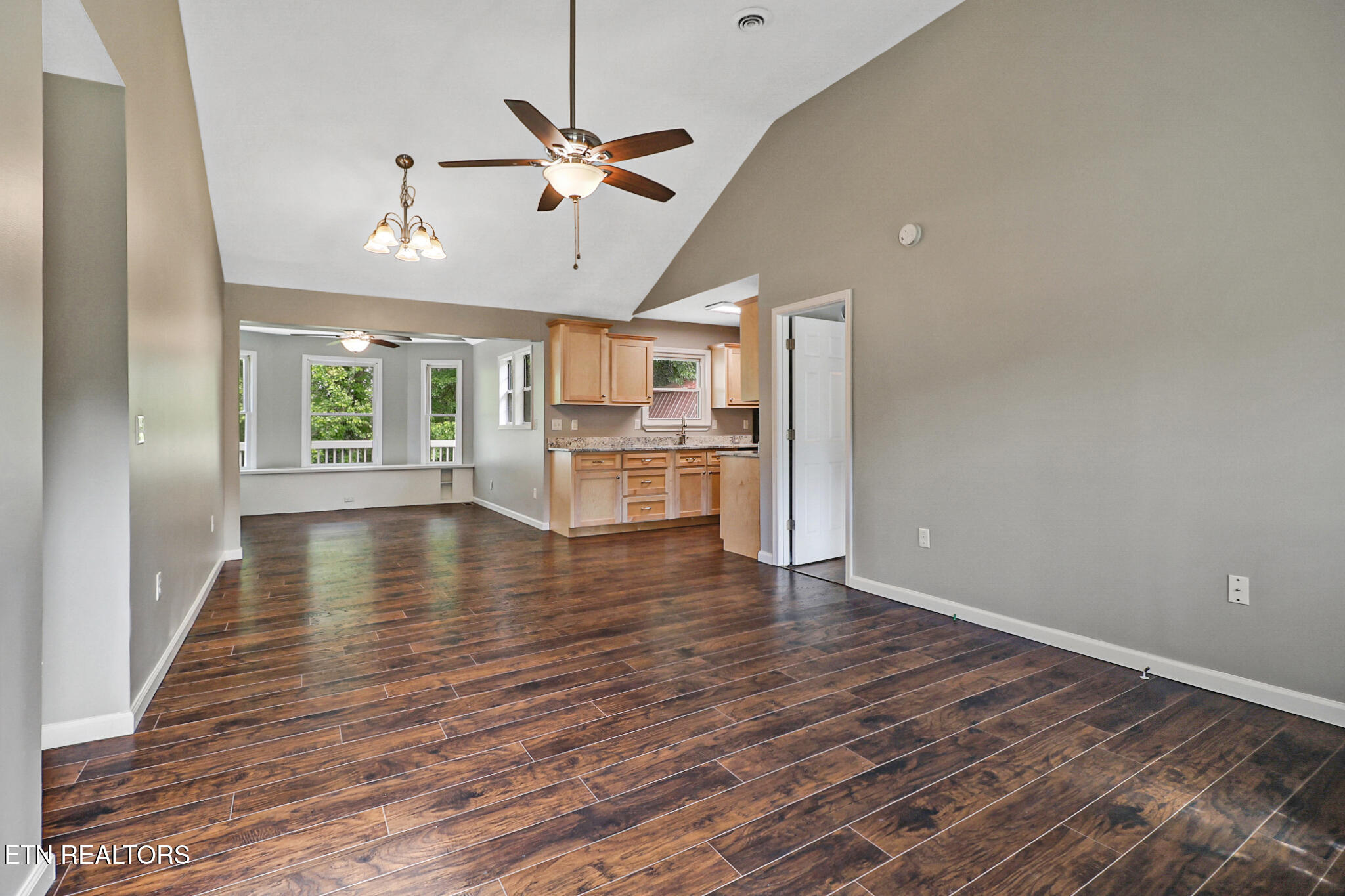 32 Rhododendron Circle Crossville TN 38555