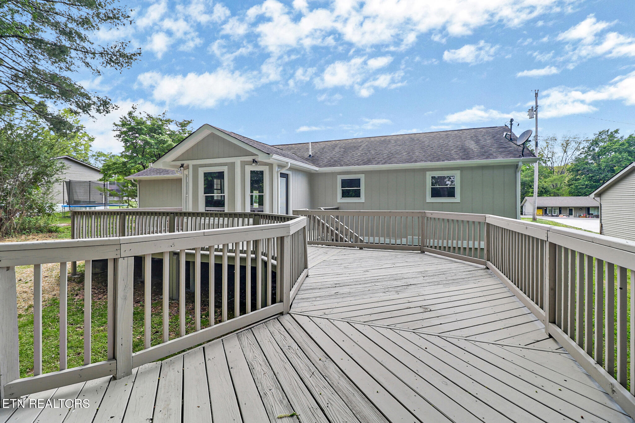 32 Rhododendron Circle Crossville TN 38555