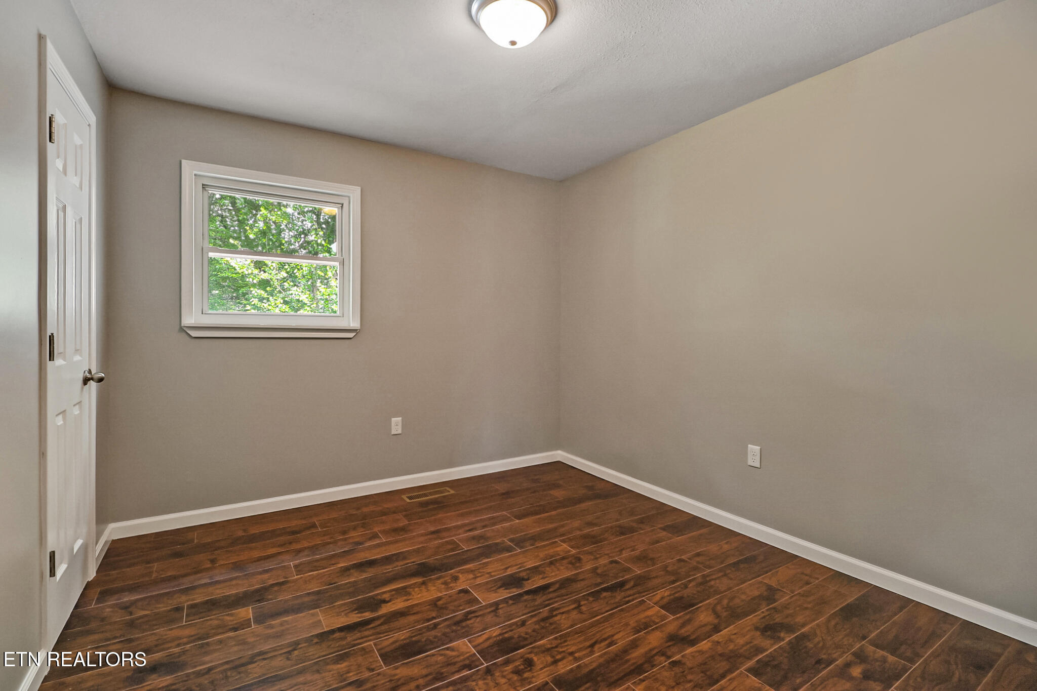 32 Rhododendron Circle Crossville TN 38555