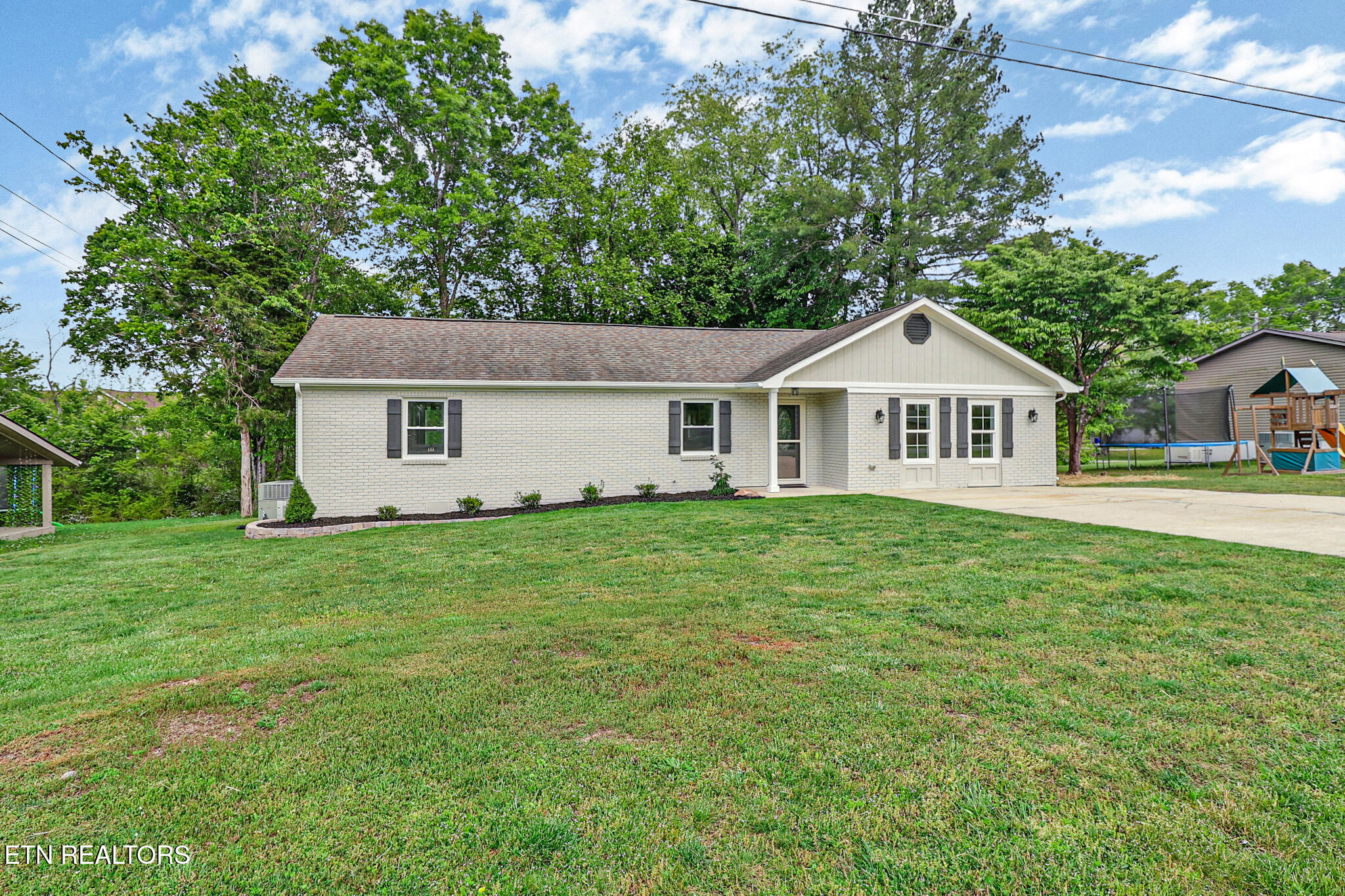 32 Rhododendron Circle Crossville TN 38555